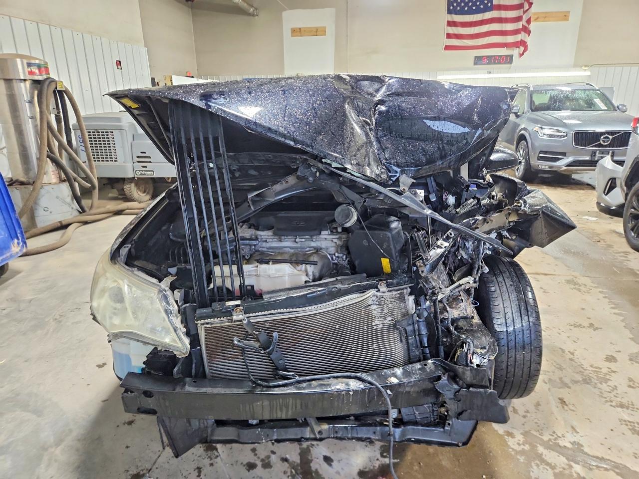 2014 Toyota Camry Le Black vin: 4T1BF1FKXEU308035