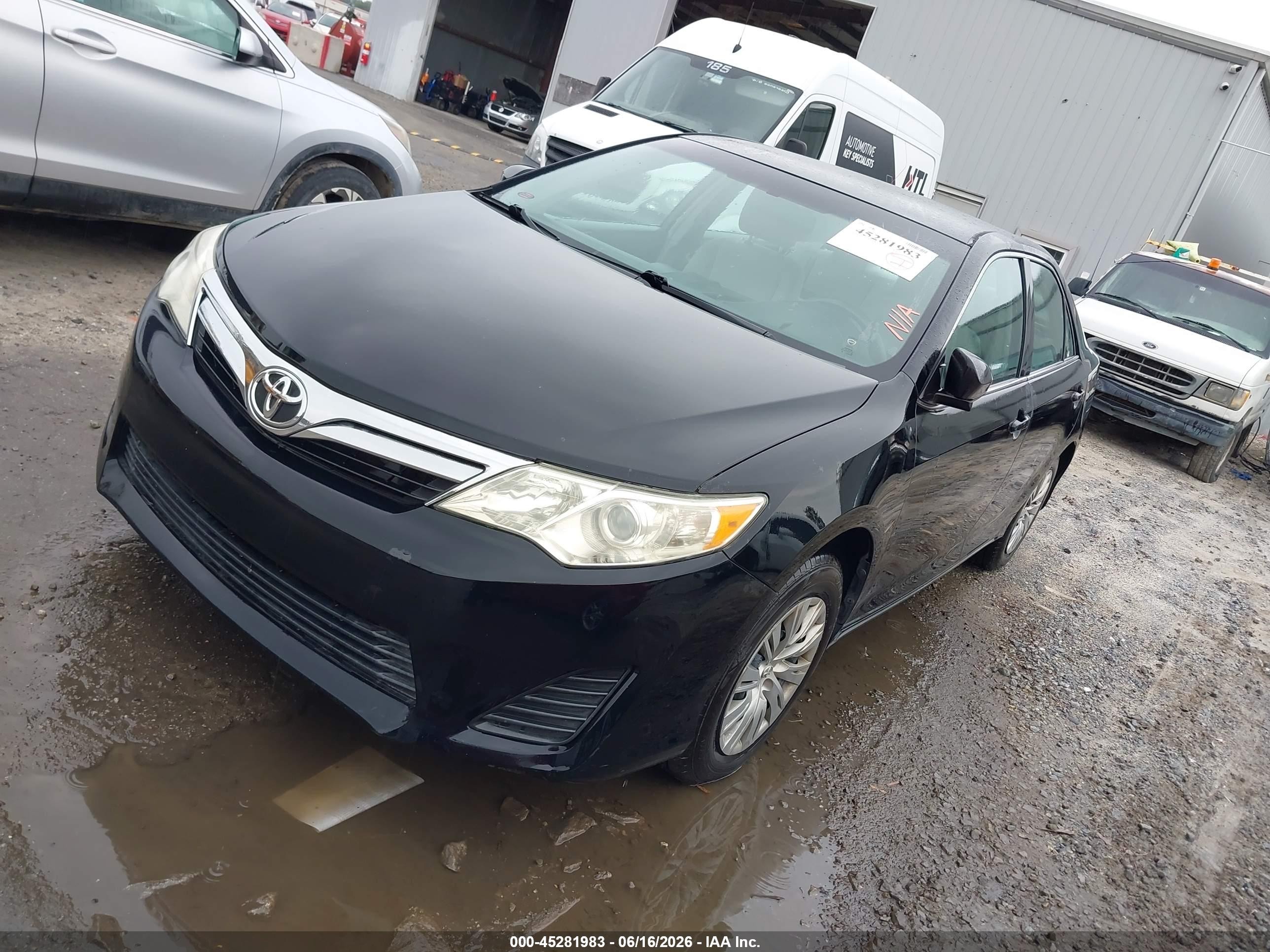 2014 Toyota Camry Le Black vin: 4T1BF1FKXEU317043