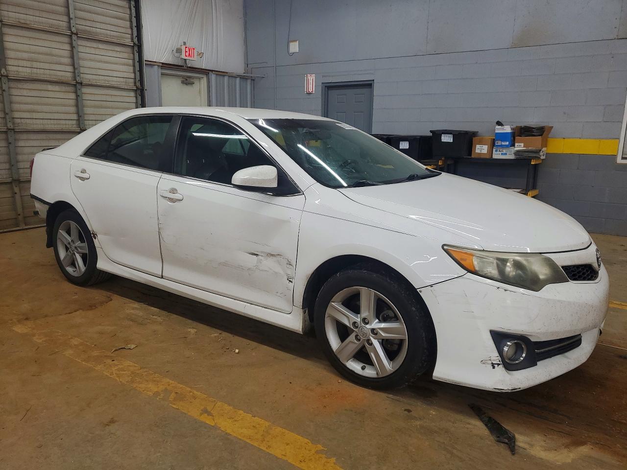 2014 Toyota Camry Se White vin: 4T1BF1FKXEU323098