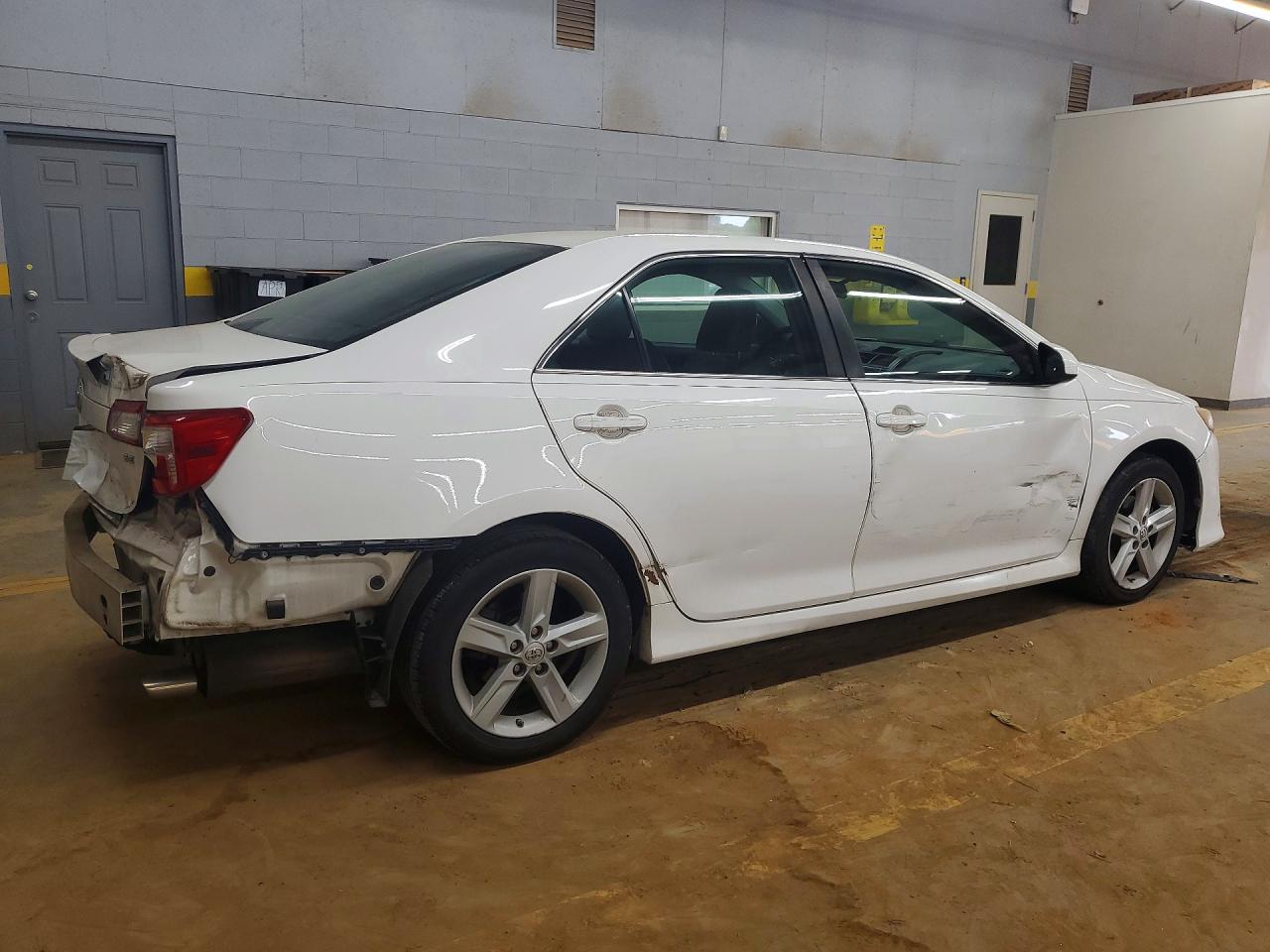 2014 Toyota Camry Se White vin: 4T1BF1FKXEU323098