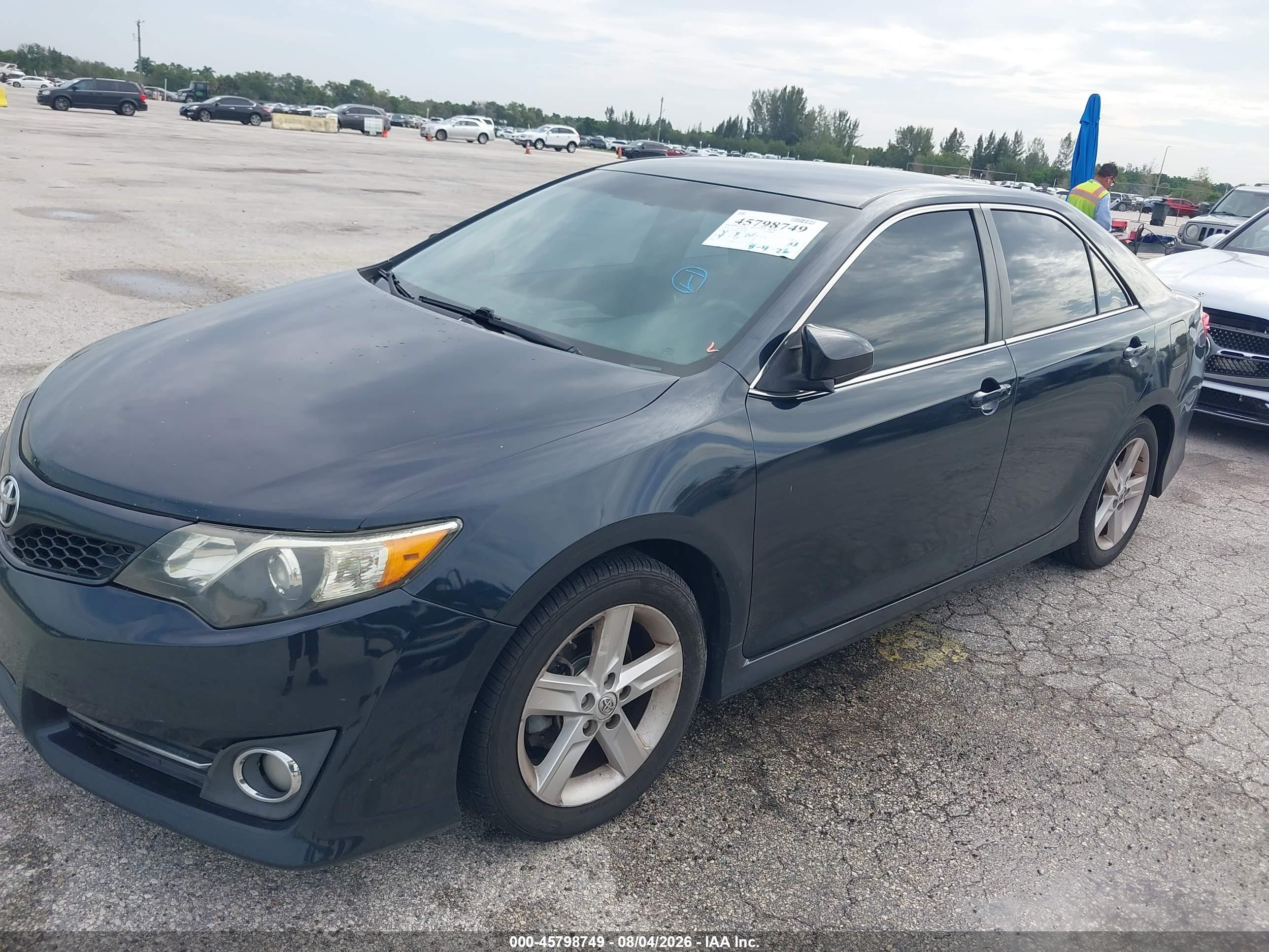 2014 Toyota Camry Se Dark Blue vin: 4T1BF1FKXEU325580