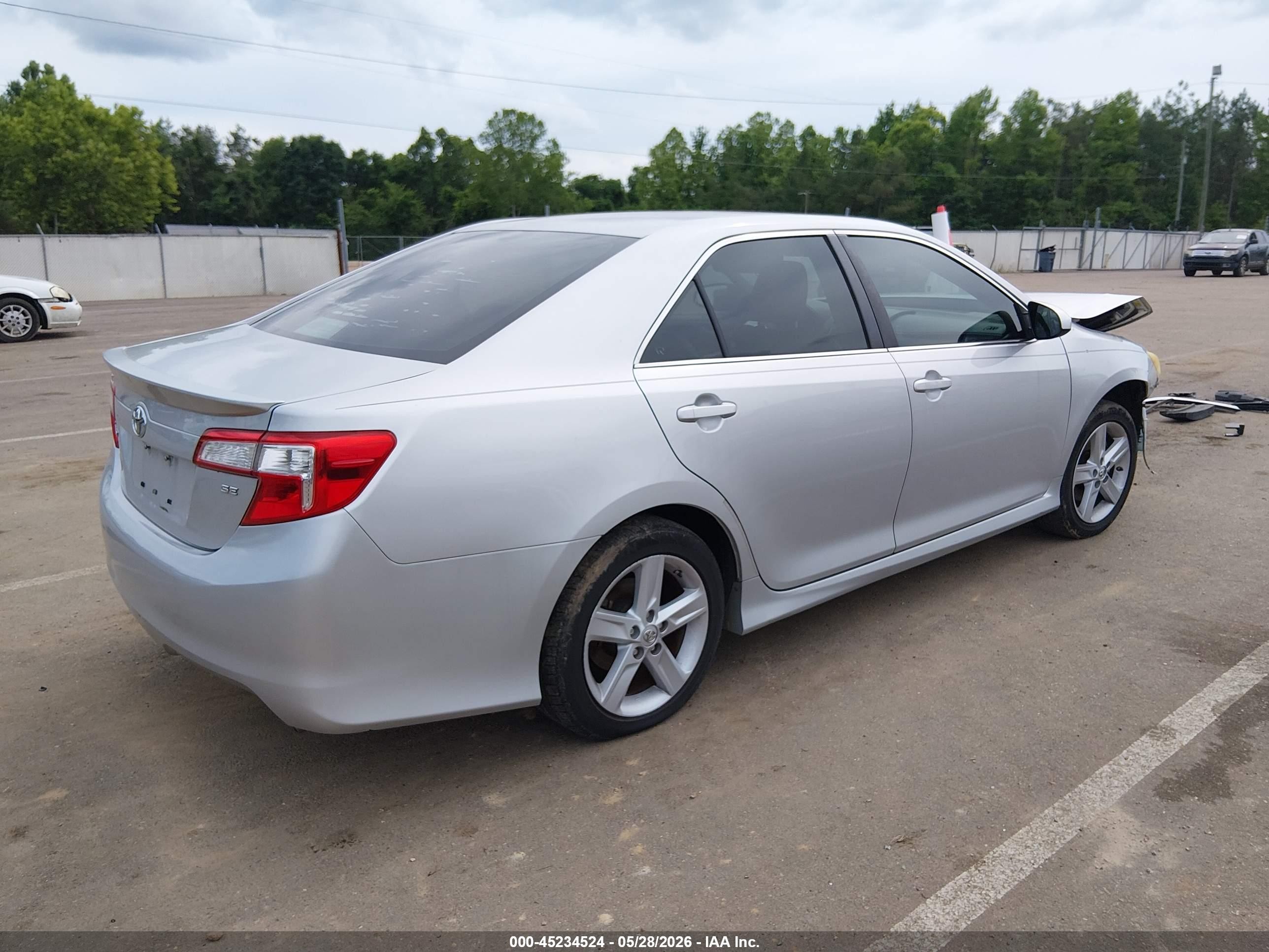 2014 Toyota Camry Se Silver vin: 4T1BF1FKXEU328446