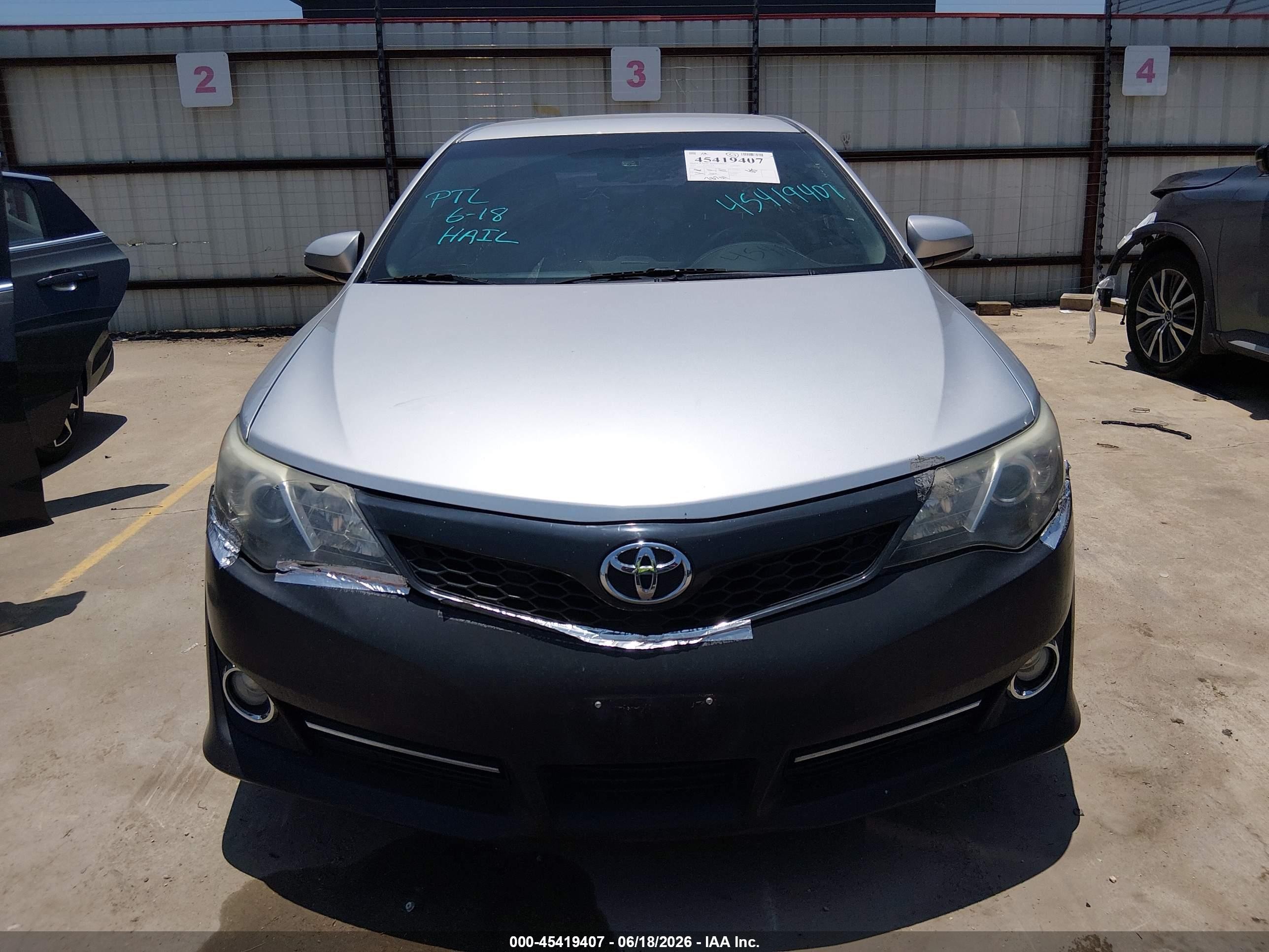 2014 Toyota Camry Se Silver vin: 4T1BF1FKXEU348275