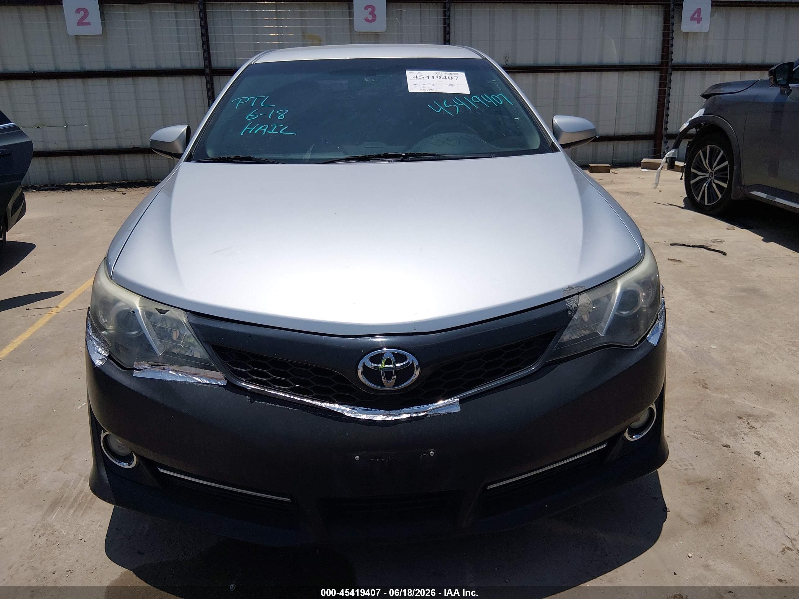 2014 Toyota Camry Se Silver vin: 4T1BF1FKXEU348275