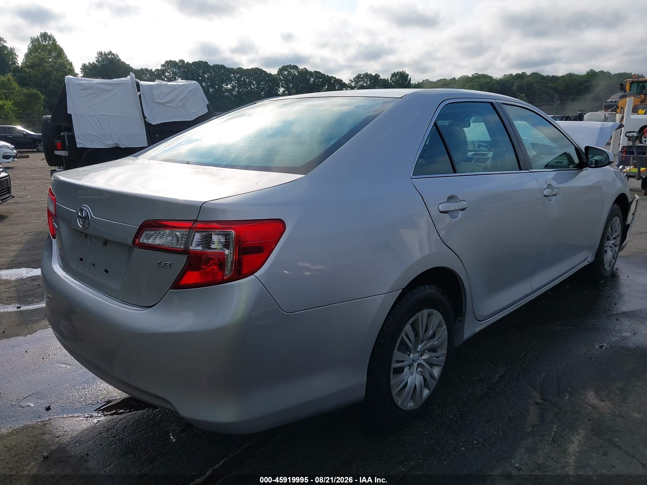 2014 Toyota Camry Le Silver vin: 4T1BF1FKXEU354044