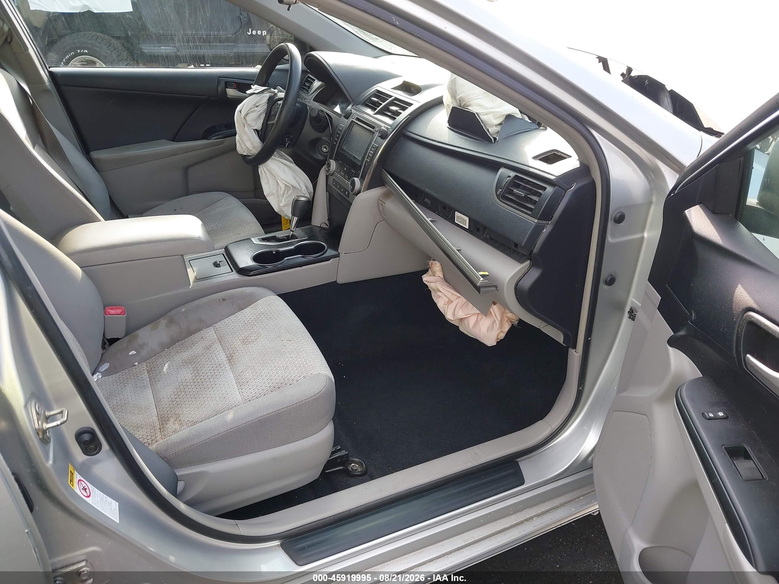 2014 Toyota Camry Le Silver vin: 4T1BF1FKXEU354044