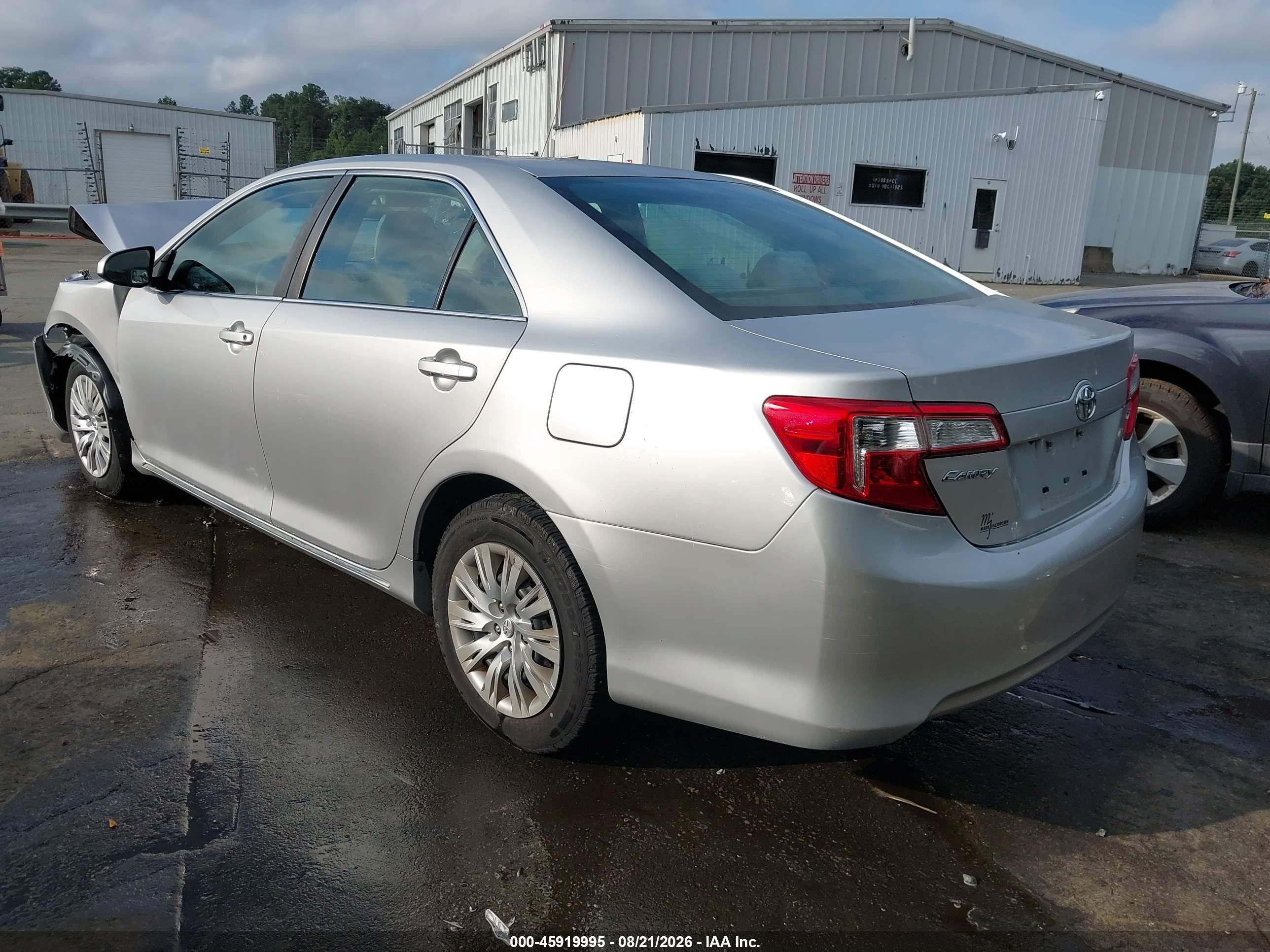 2014 Toyota Camry Le Silver vin: 4T1BF1FKXEU354044