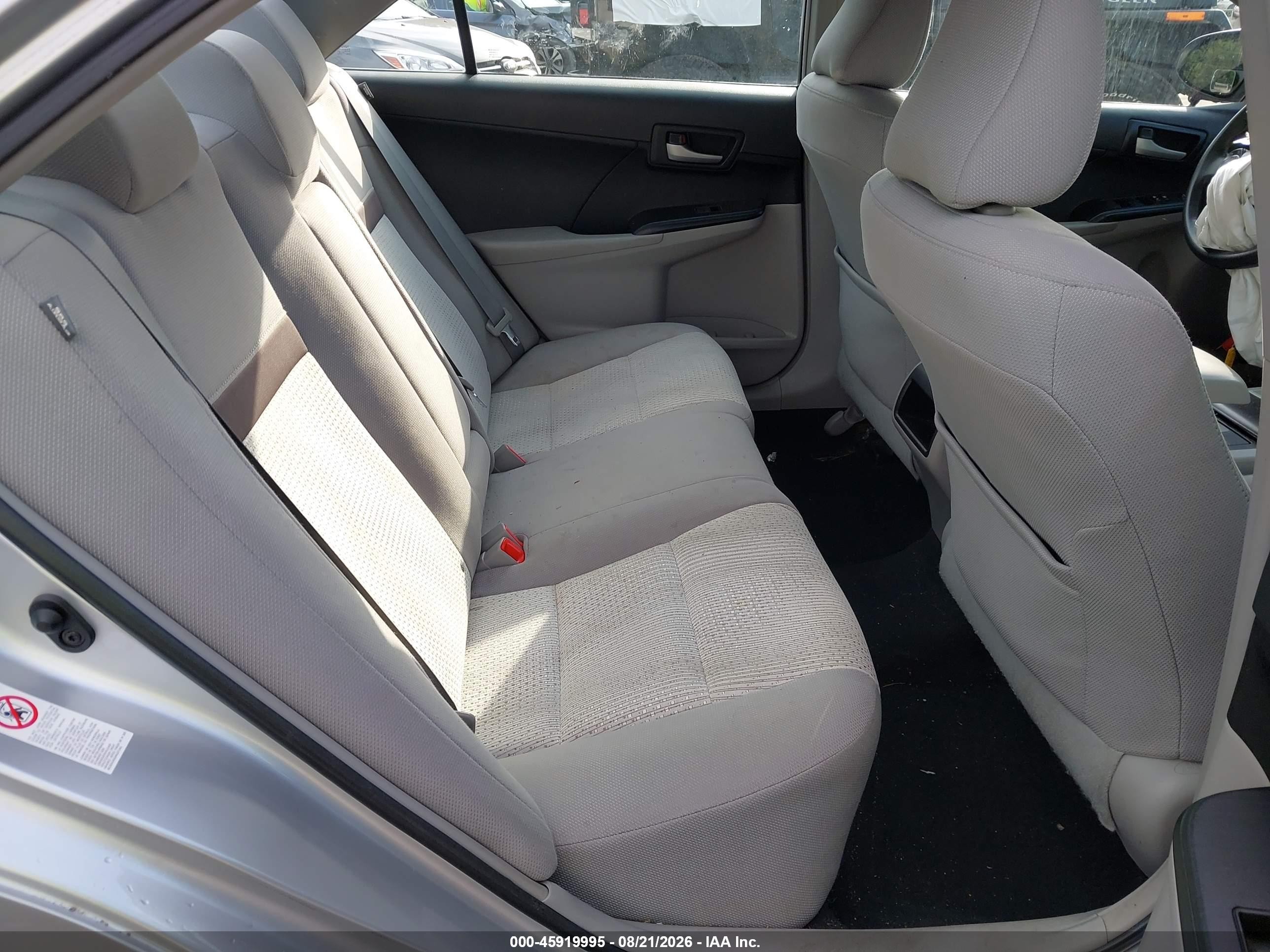 2014 Toyota Camry Le Silver vin: 4T1BF1FKXEU354044