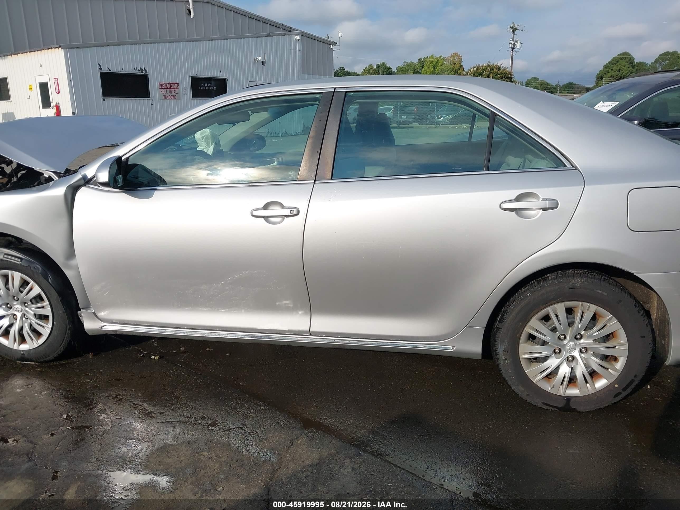 2014 Toyota Camry Le Silver vin: 4T1BF1FKXEU354044