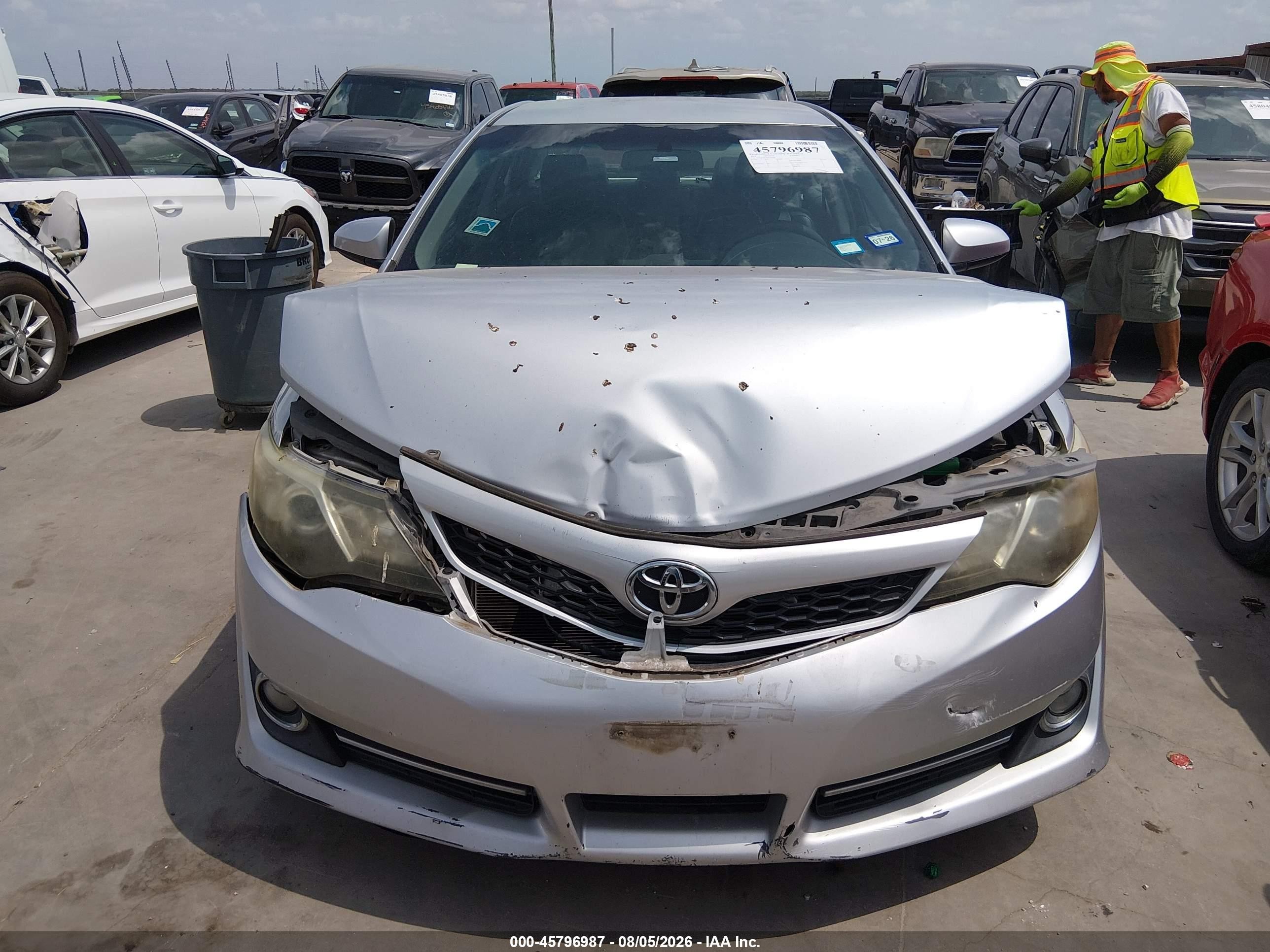 2014 Toyota Camry Se Silver vin: 4T1BF1FKXEU356635