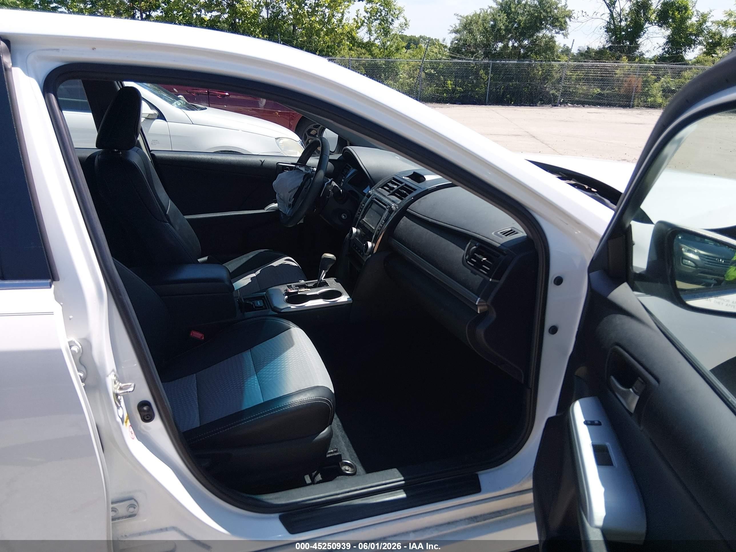2014 Toyota Camry Se White vin: 4T1BF1FKXEU364427