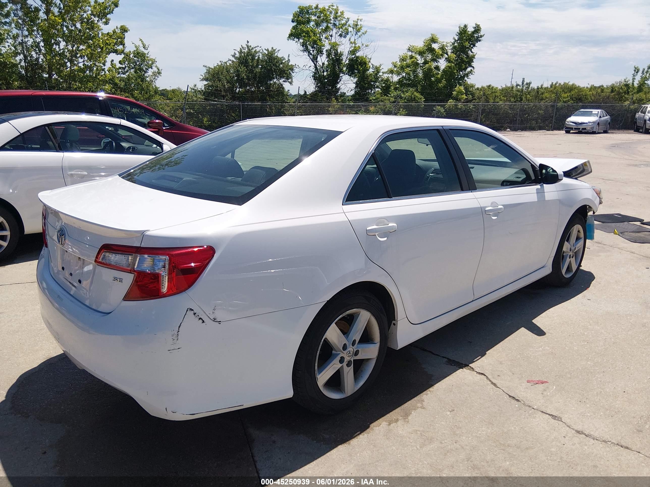 2014 Toyota Camry Se White vin: 4T1BF1FKXEU364427