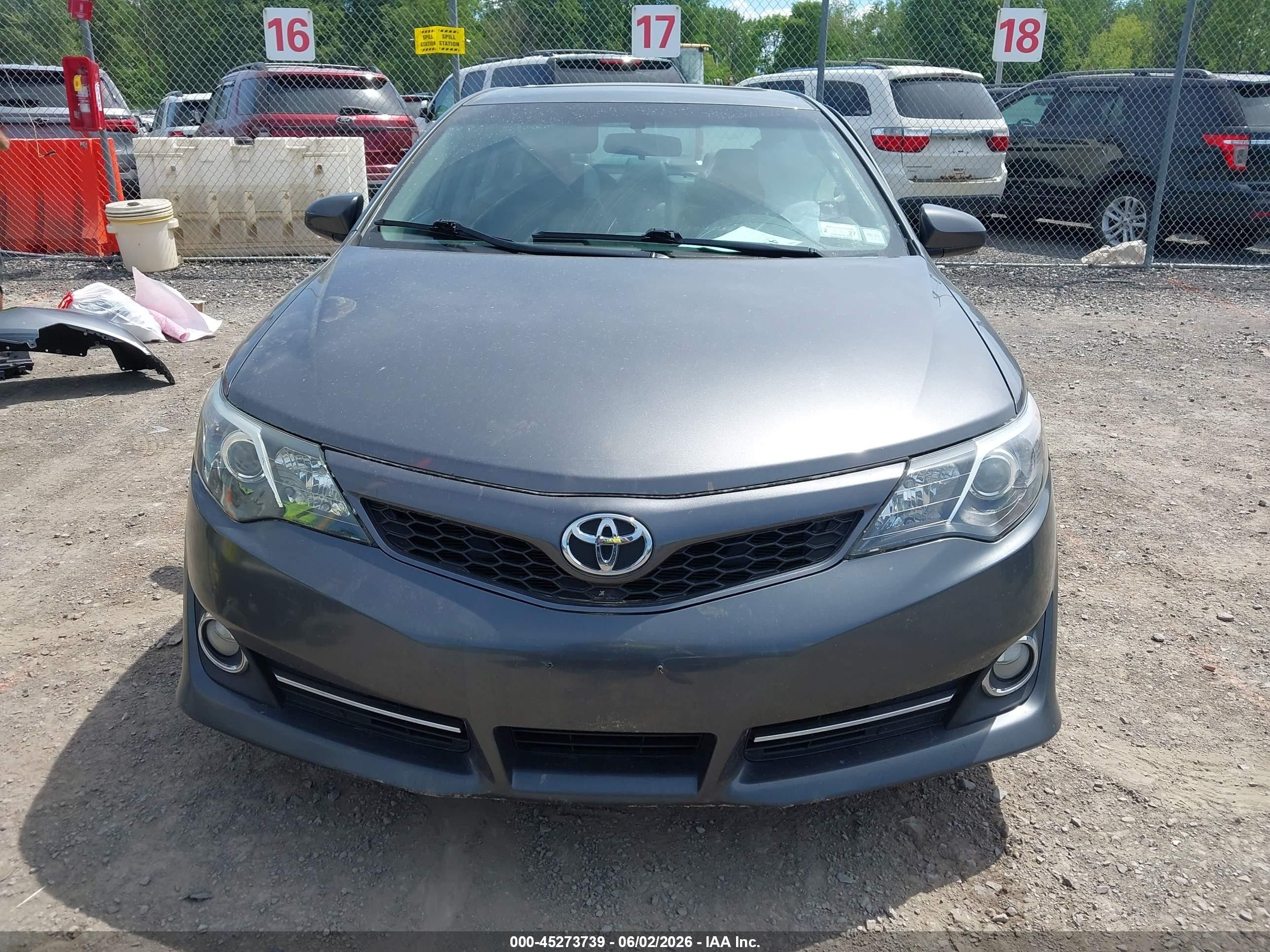 2014 Toyota Camry Se Gray vin: 4T1BF1FKXEU375511