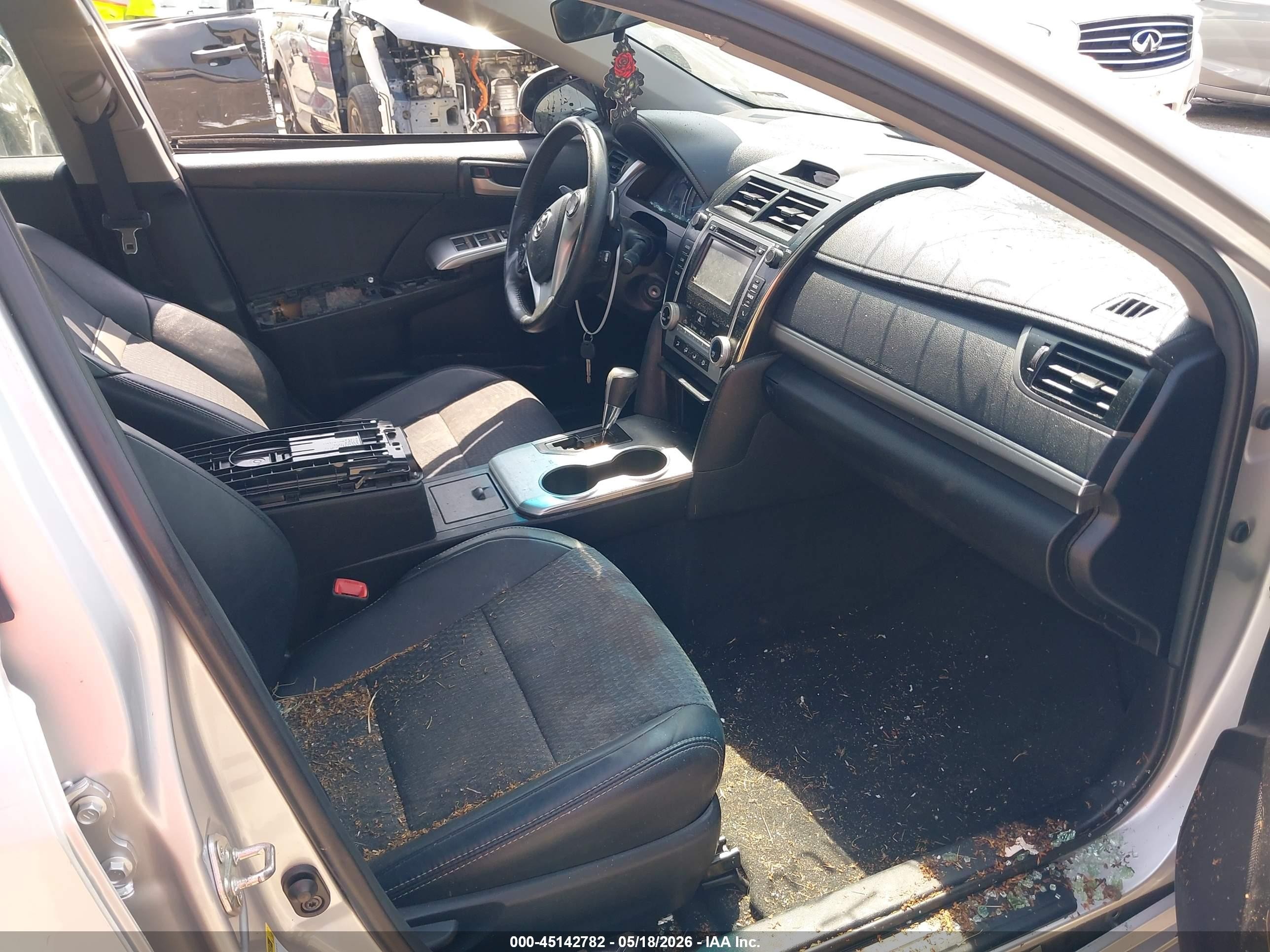 2014 Toyota Camry Se Sport Silver vin: 4T1BF1FKXEU393393