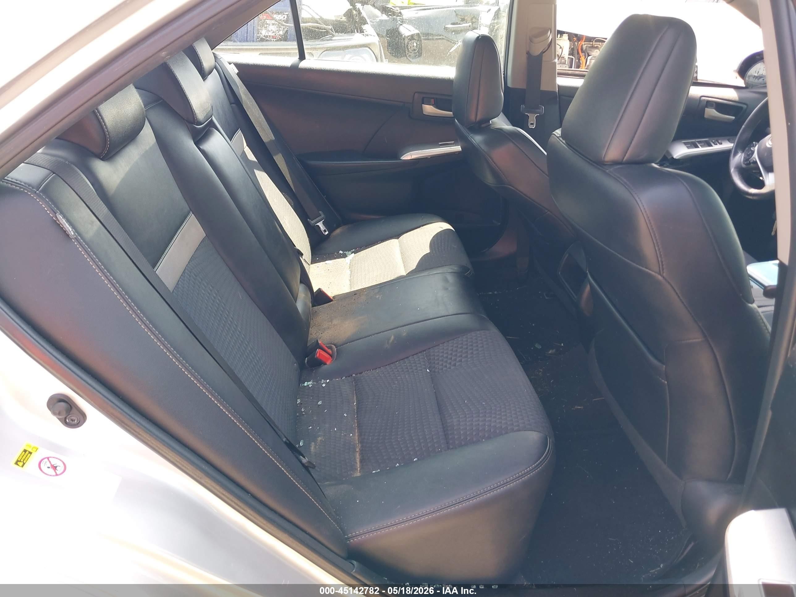 2014 Toyota Camry Se Sport Silver vin: 4T1BF1FKXEU393393
