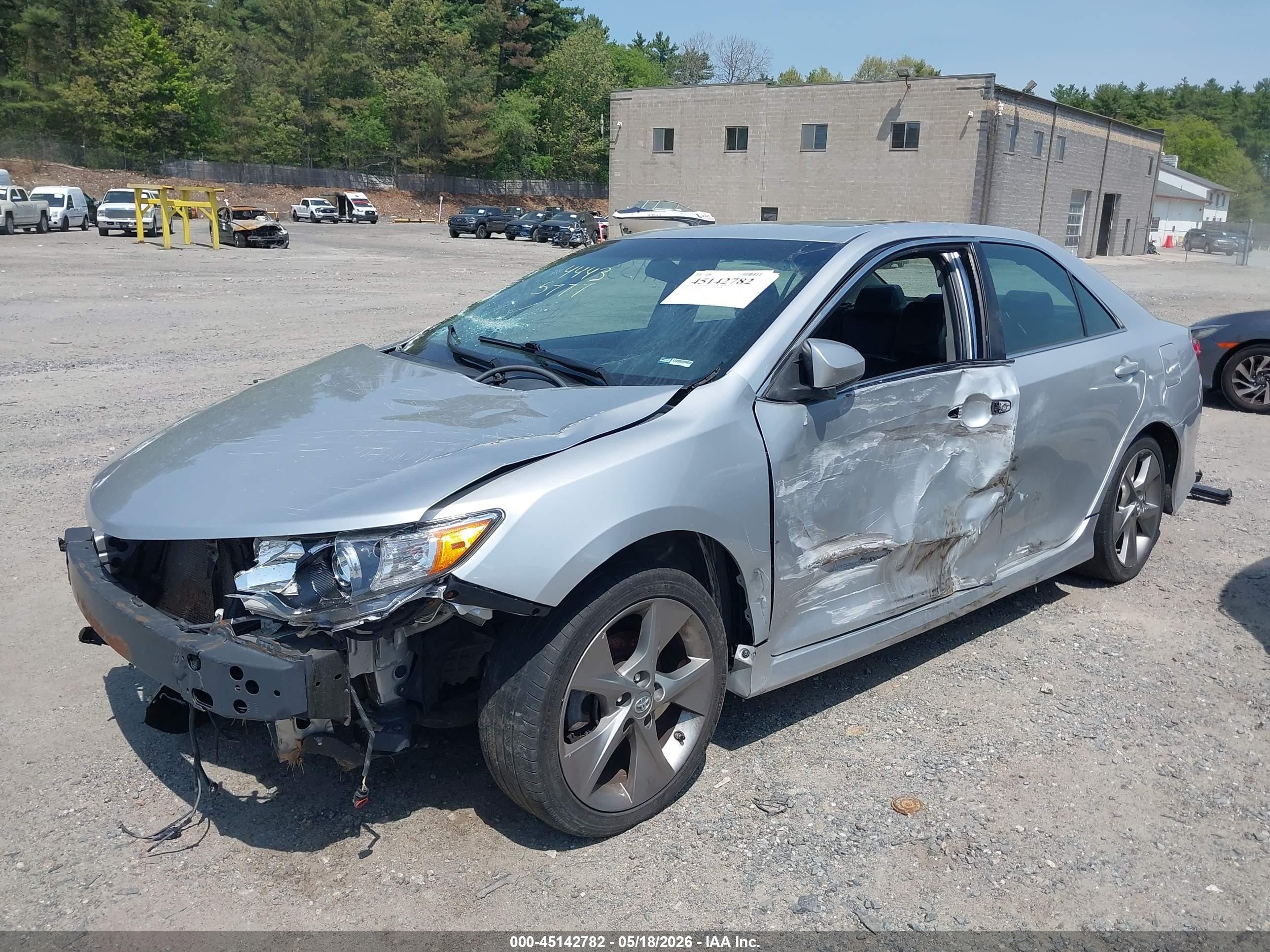 2014 Toyota Camry Se Sport Silver vin: 4T1BF1FKXEU393393