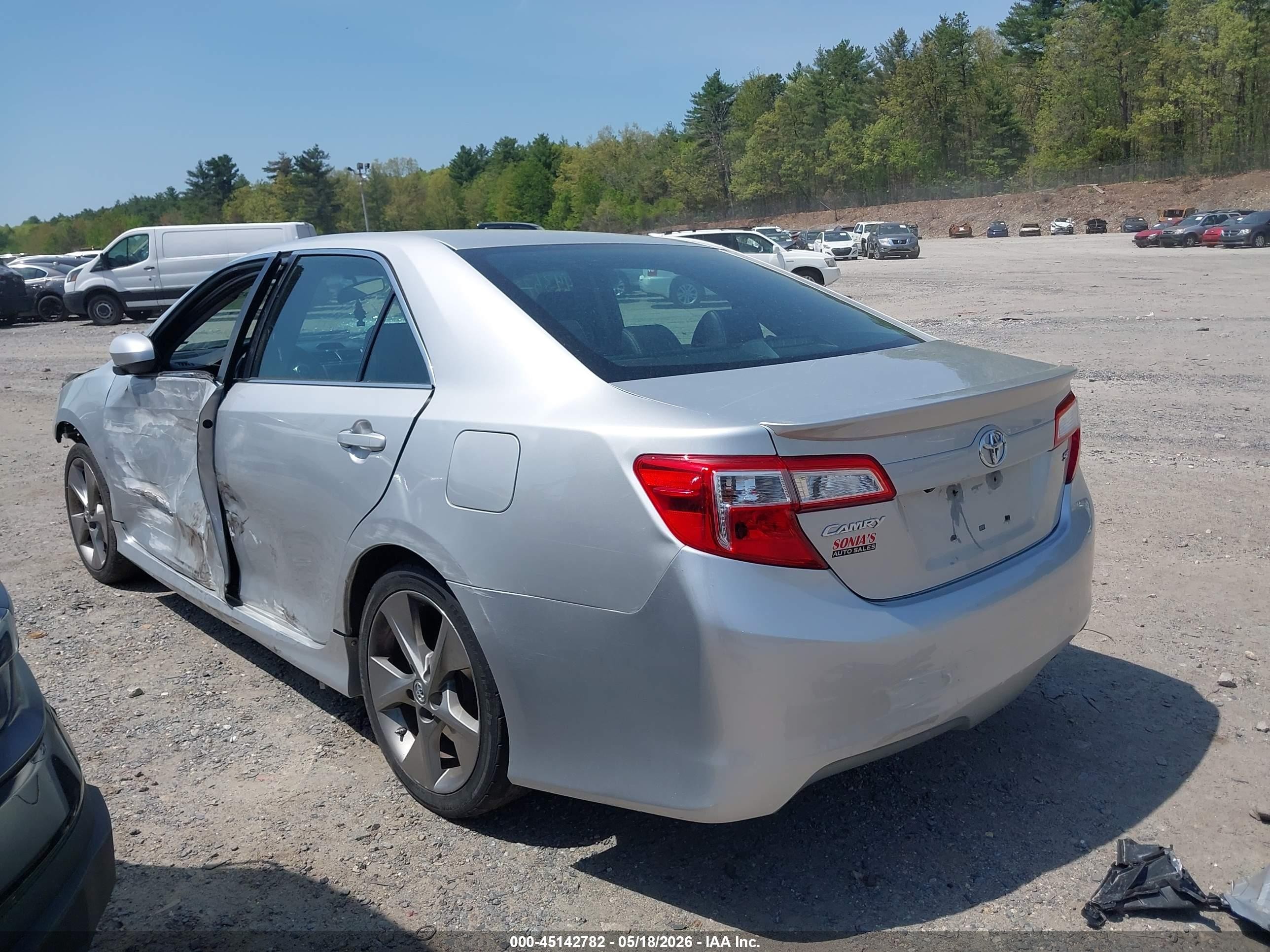 2014 Toyota Camry Se Sport Silver vin: 4T1BF1FKXEU393393
