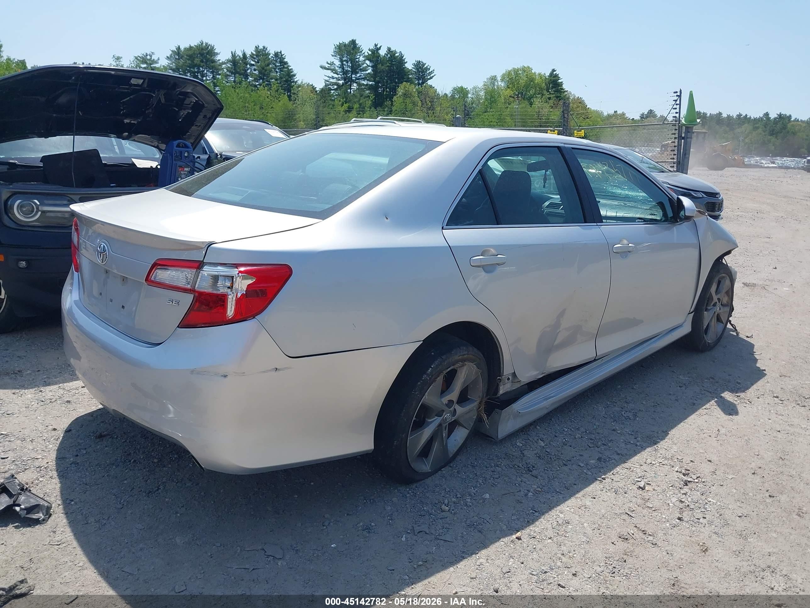 2014 Toyota Camry Se Sport Silver vin: 4T1BF1FKXEU393393