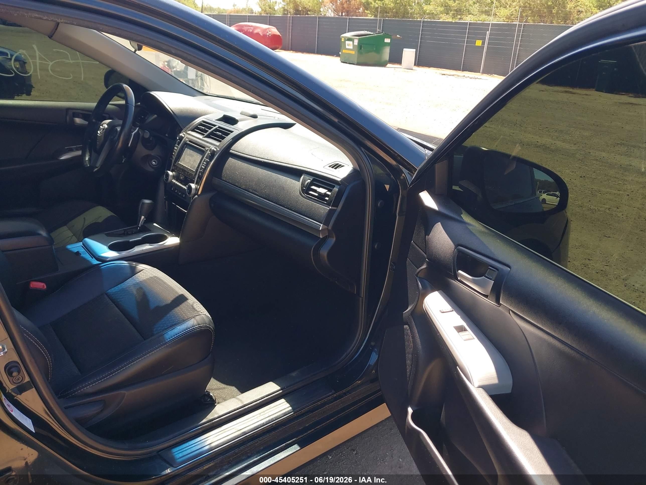 2014 Toyota Camry Se Dark Blue vin: 4T1BF1FKXEU395547