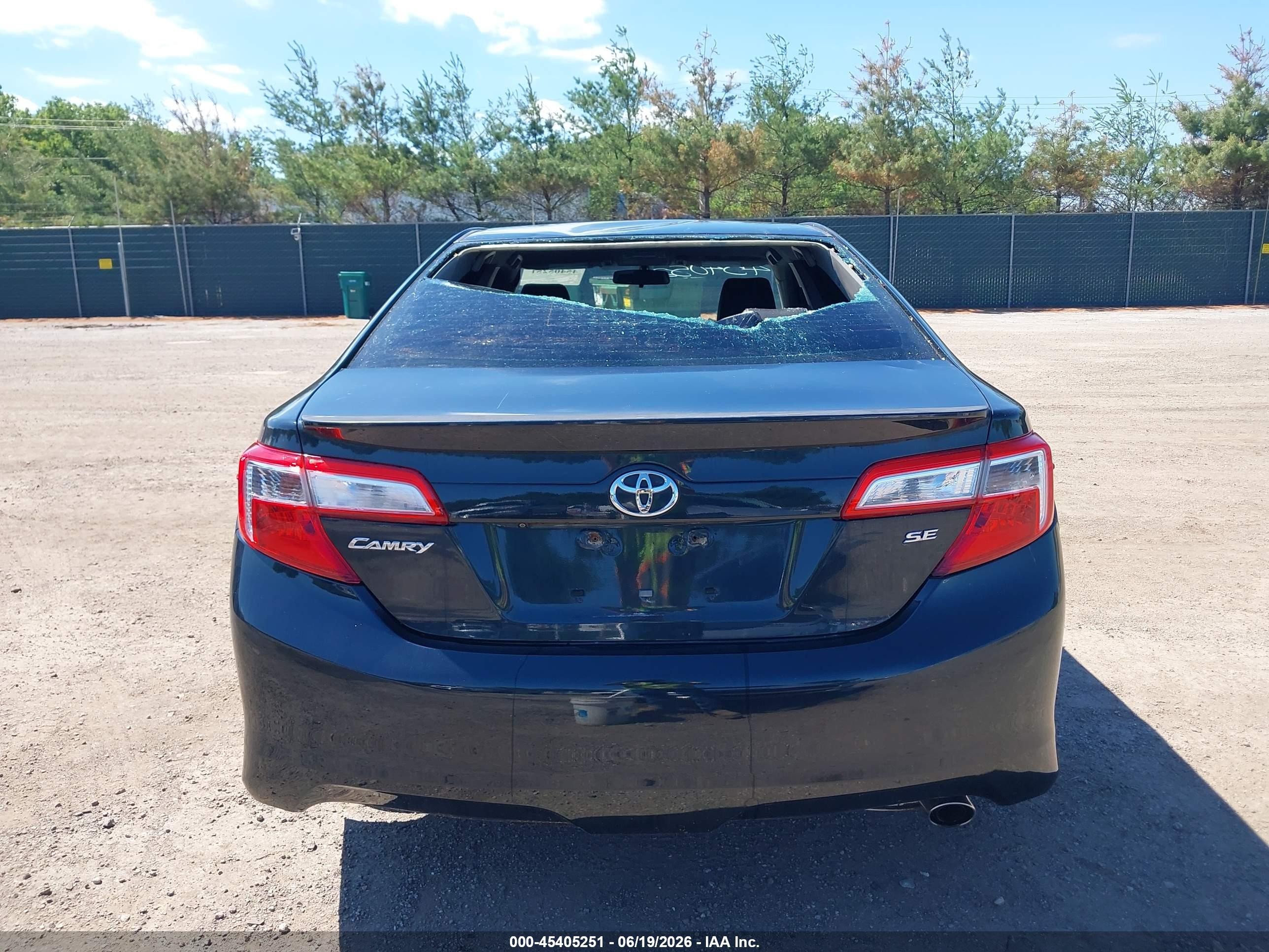 2014 Toyota Camry Se Dark Blue vin: 4T1BF1FKXEU395547