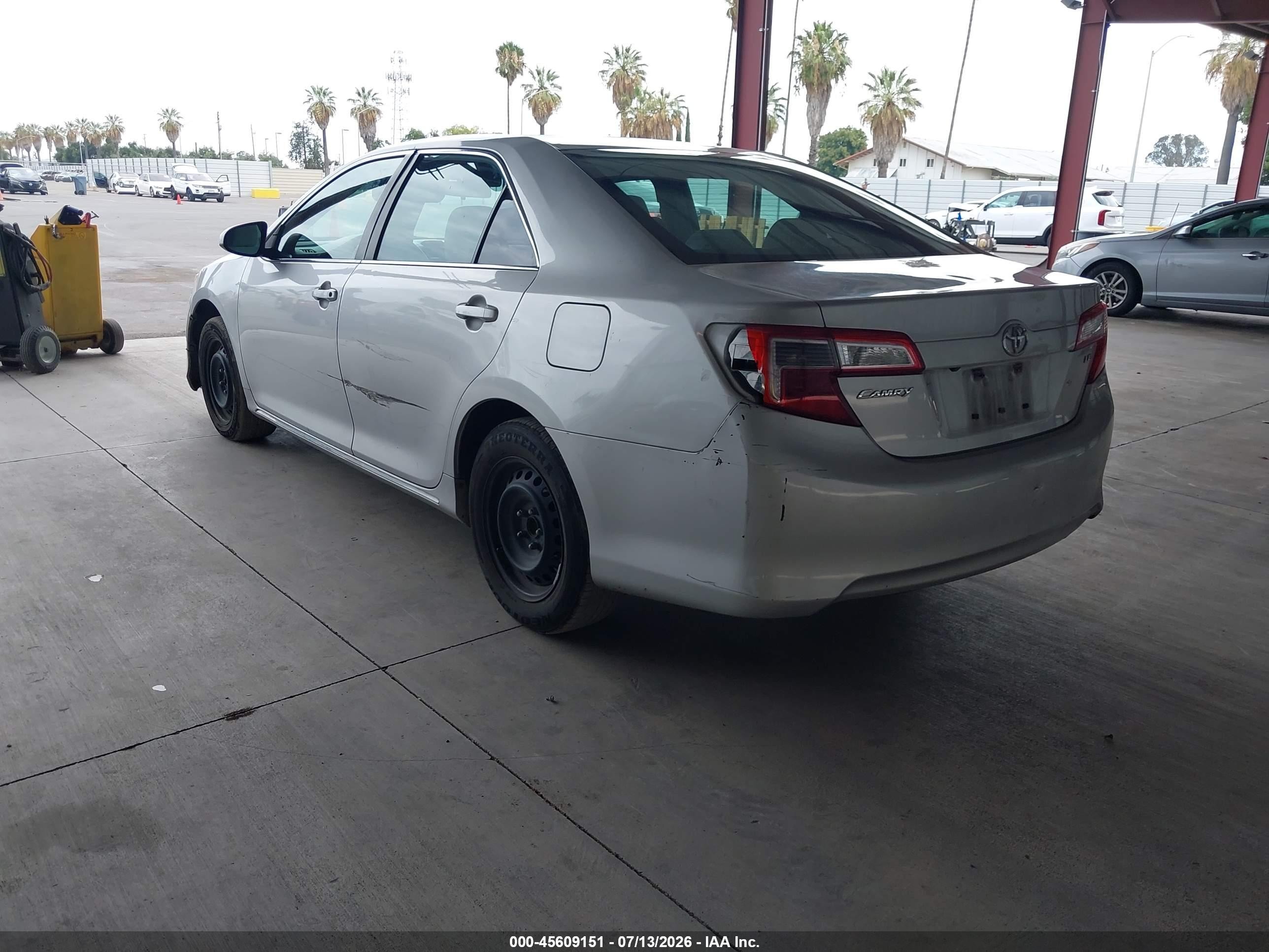 2014 Toyota Camry Le Silver vin: 4T1BF1FKXEU397394