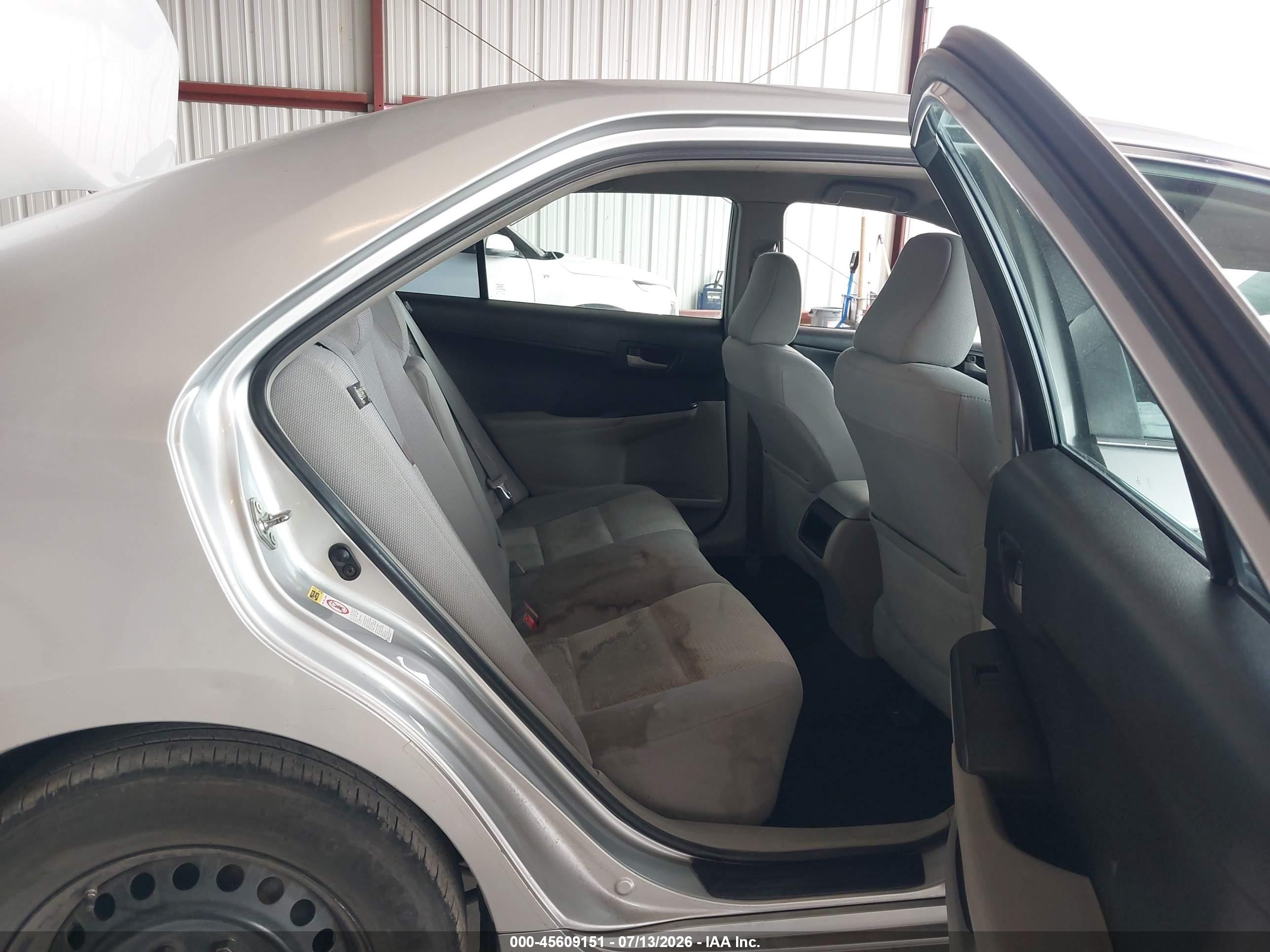 2014 Toyota Camry Le Silver vin: 4T1BF1FKXEU397394