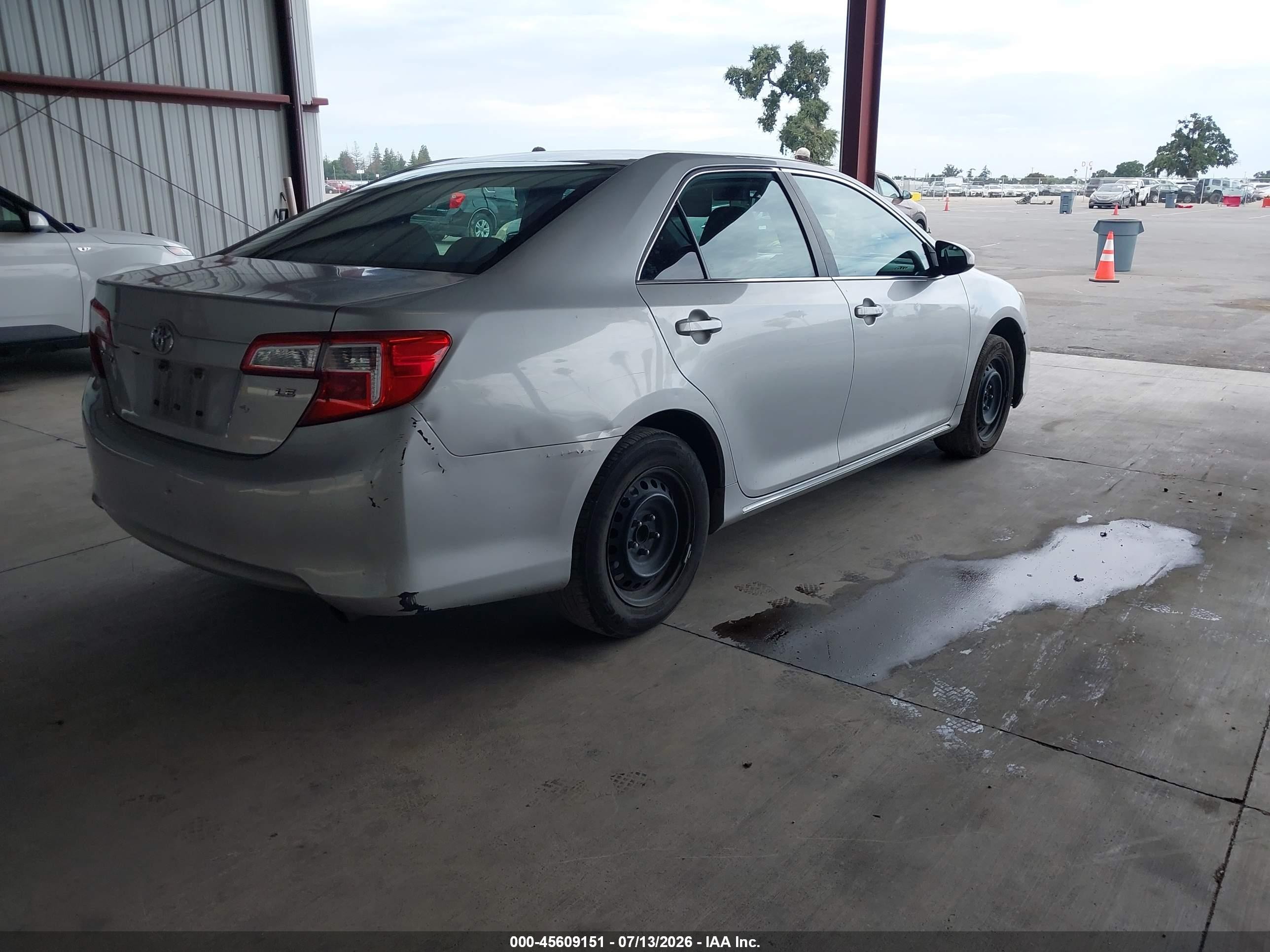 2014 Toyota Camry Le Silver vin: 4T1BF1FKXEU397394