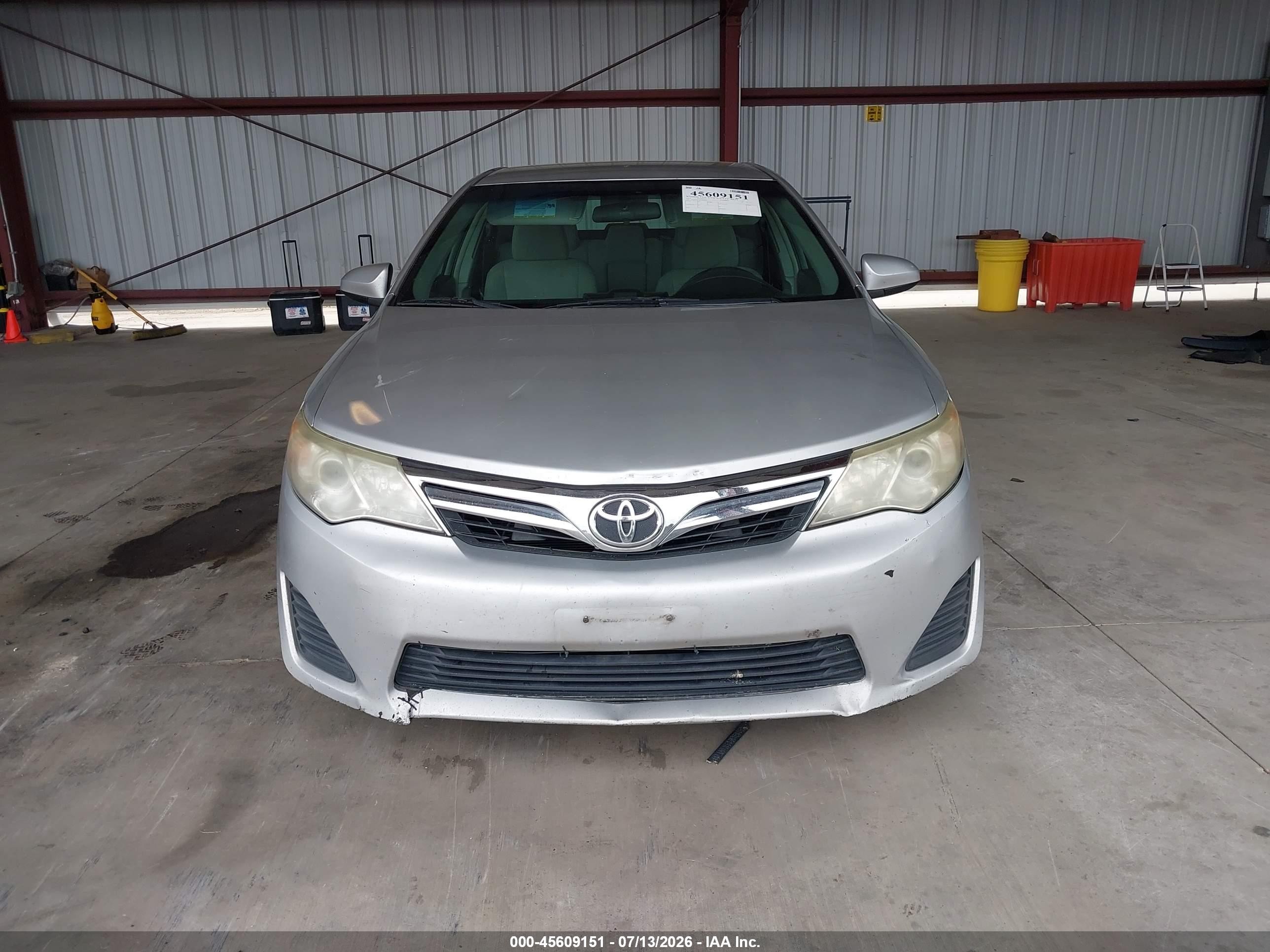 2014 Toyota Camry Le Silver vin: 4T1BF1FKXEU397394