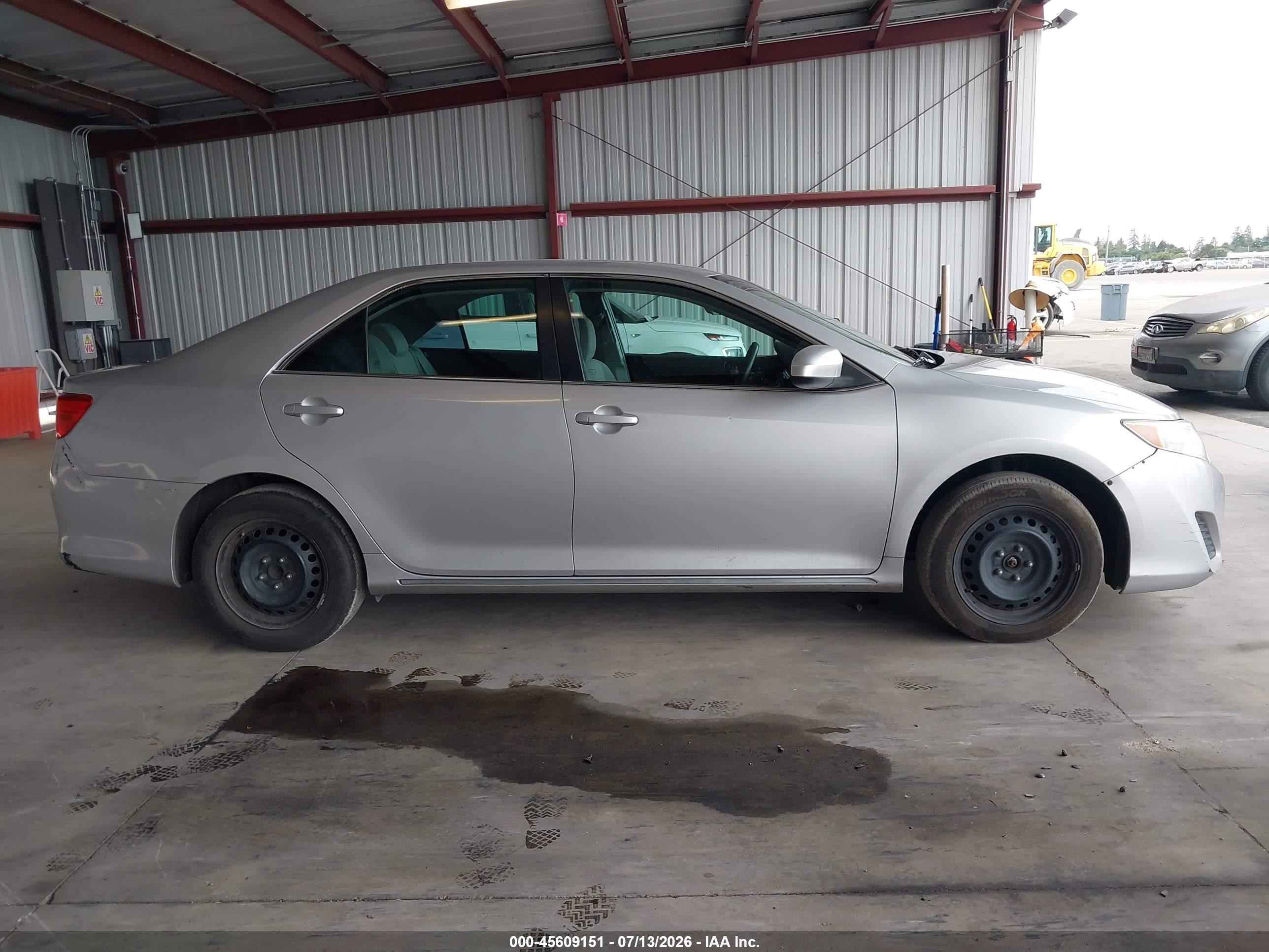2014 Toyota Camry Le Silver vin: 4T1BF1FKXEU397394