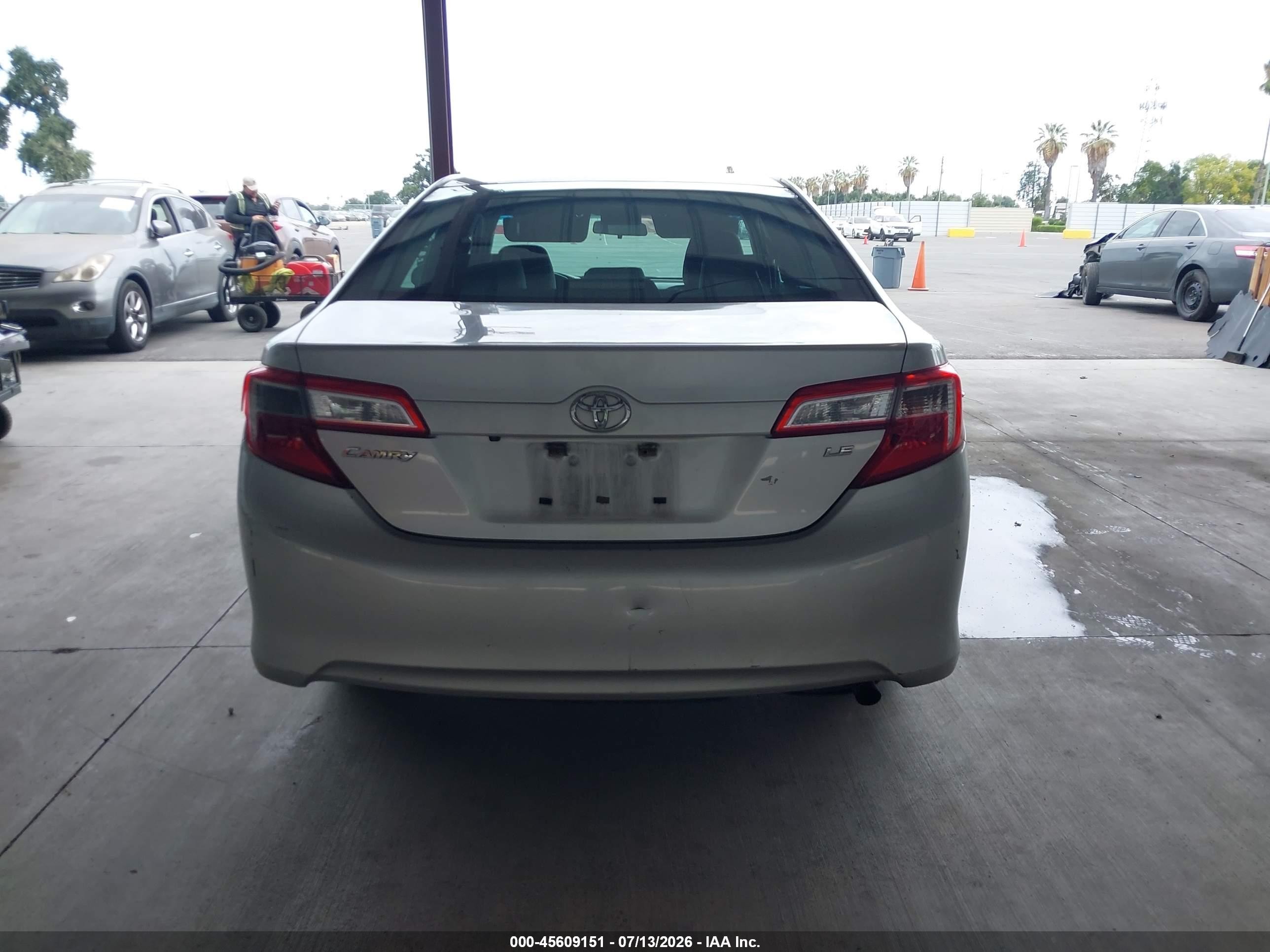 2014 Toyota Camry Le Silver vin: 4T1BF1FKXEU397394