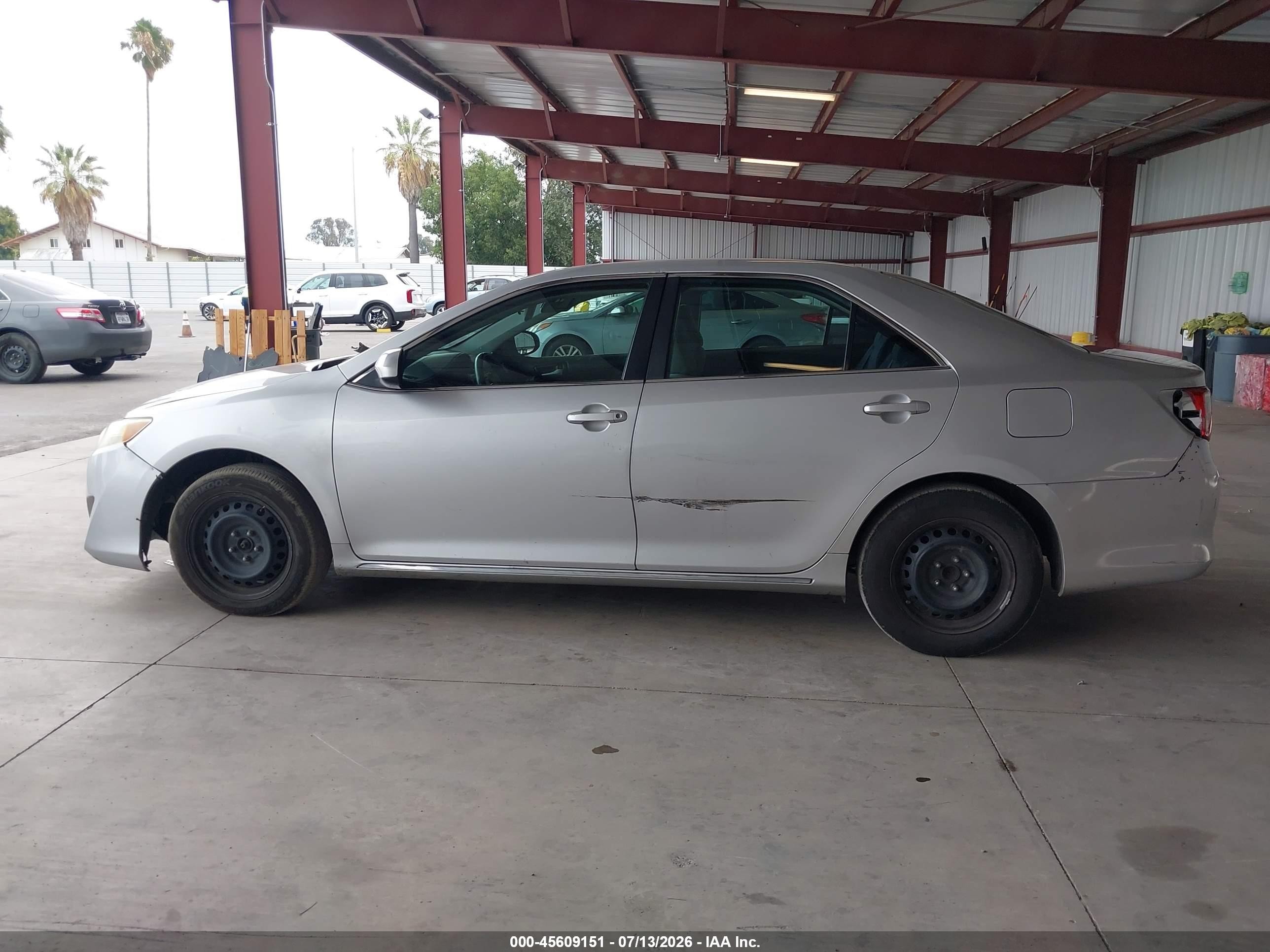 2014 Toyota Camry Le Silver vin: 4T1BF1FKXEU397394