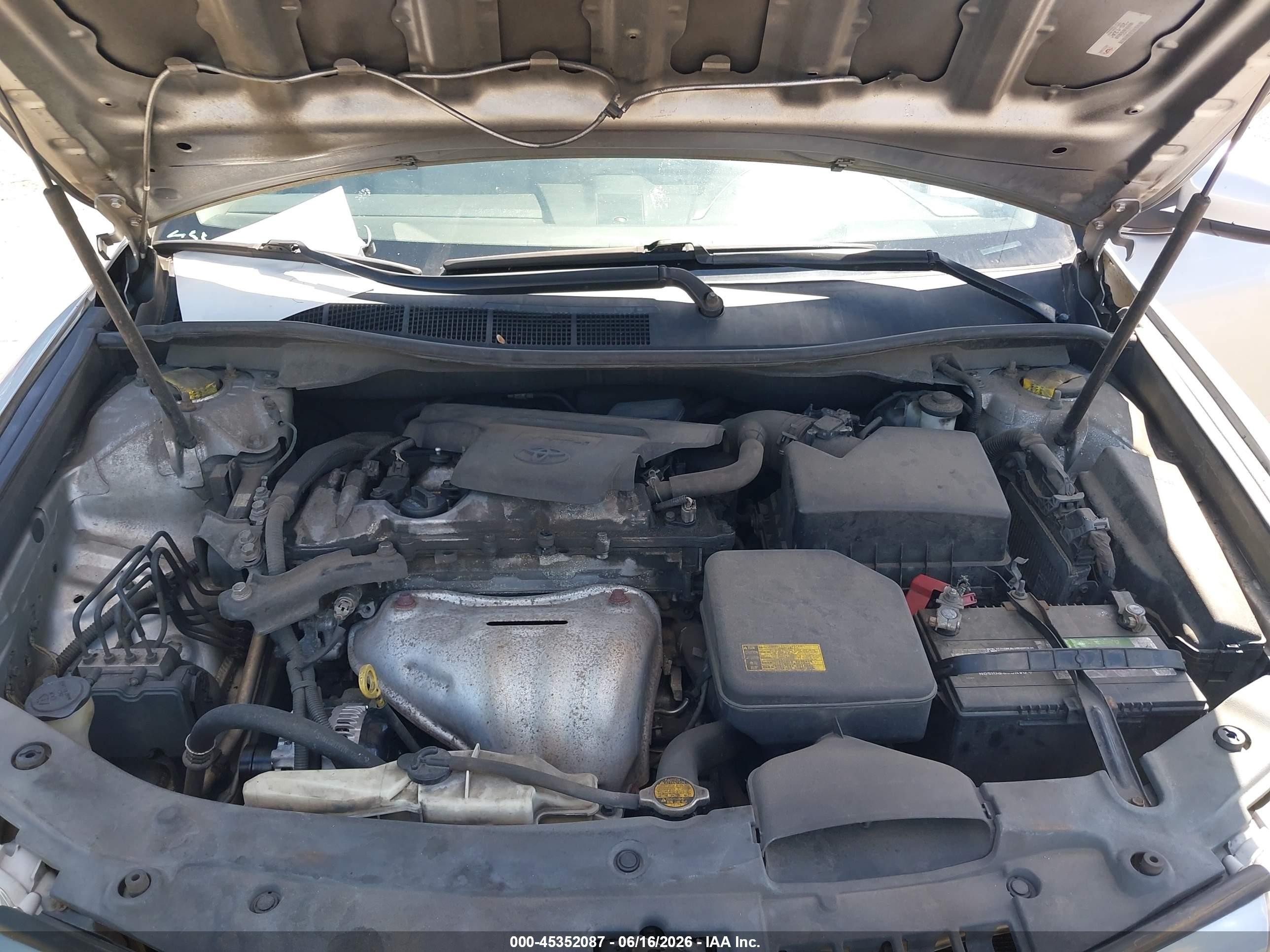 2014 Toyota Camry Le Silver vin: 4T1BF1FKXEU404652