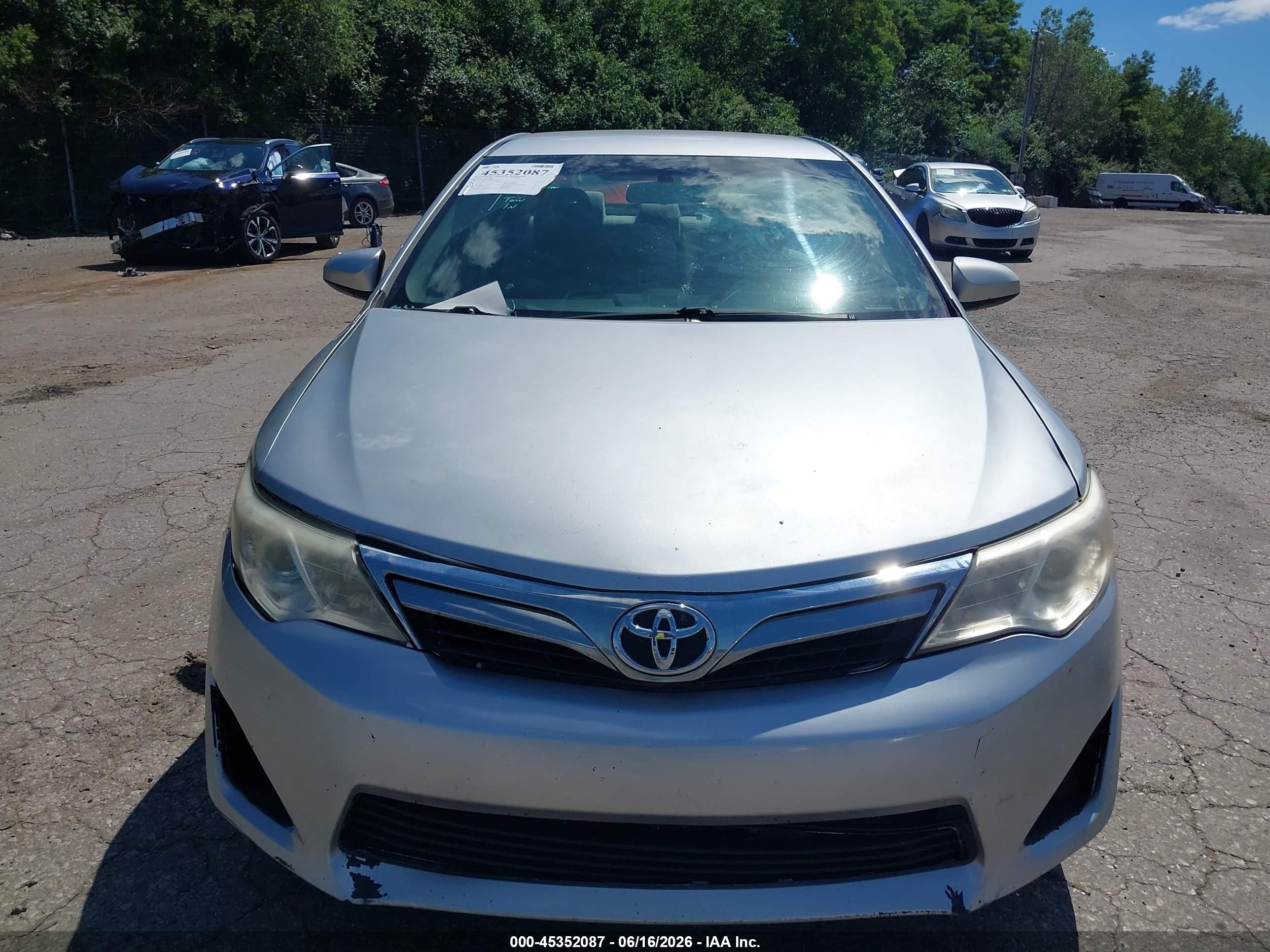 2014 Toyota Camry Le Silver vin: 4T1BF1FKXEU404652
