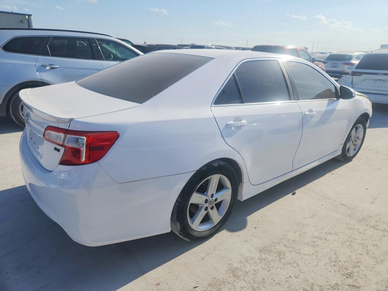 2014 Toyota Camry Se White vin: 4T1BF1FKXEU416140