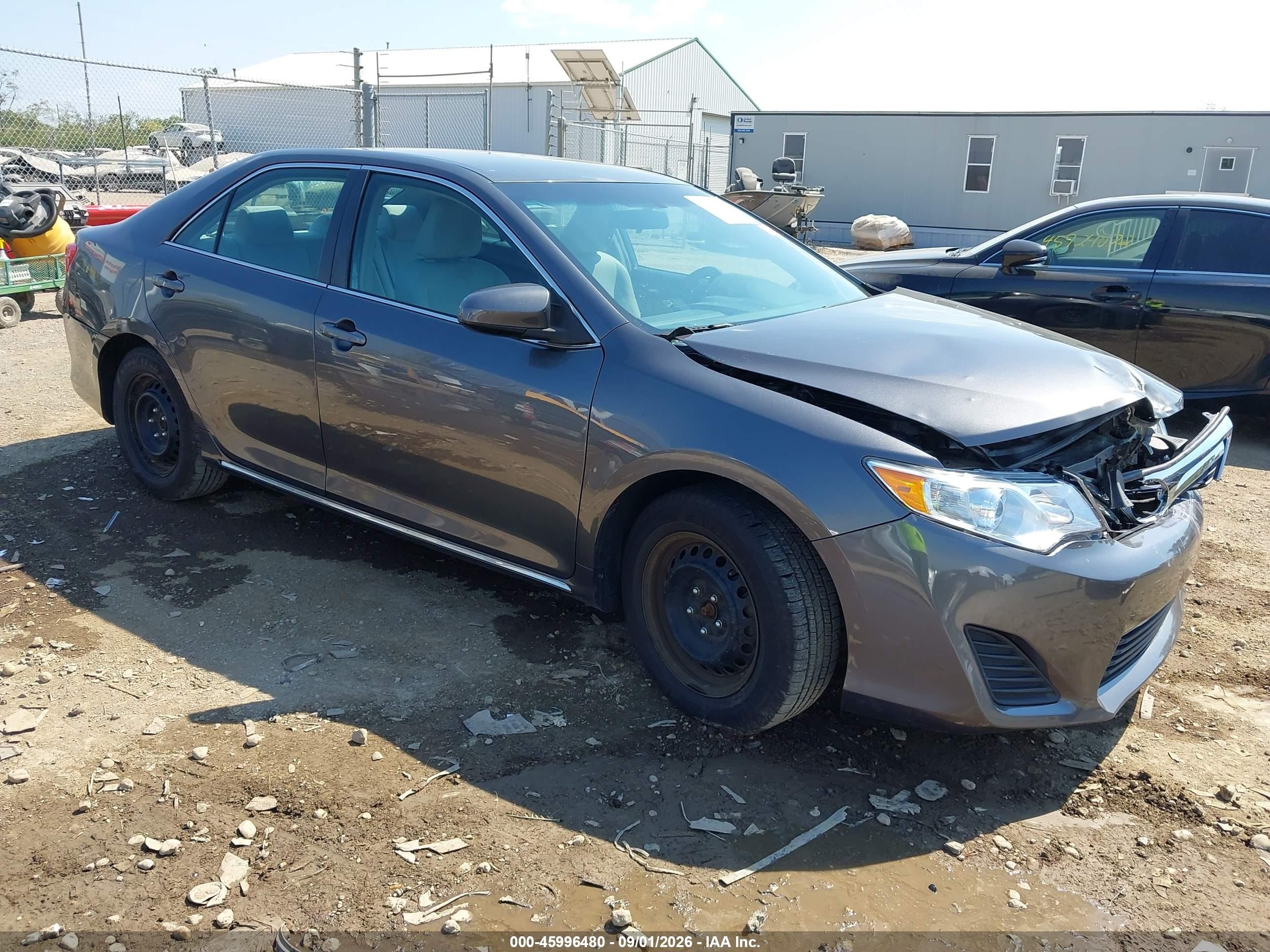2014 Toyota Camry Le Gray vin: 4T1BF1FKXEU418454