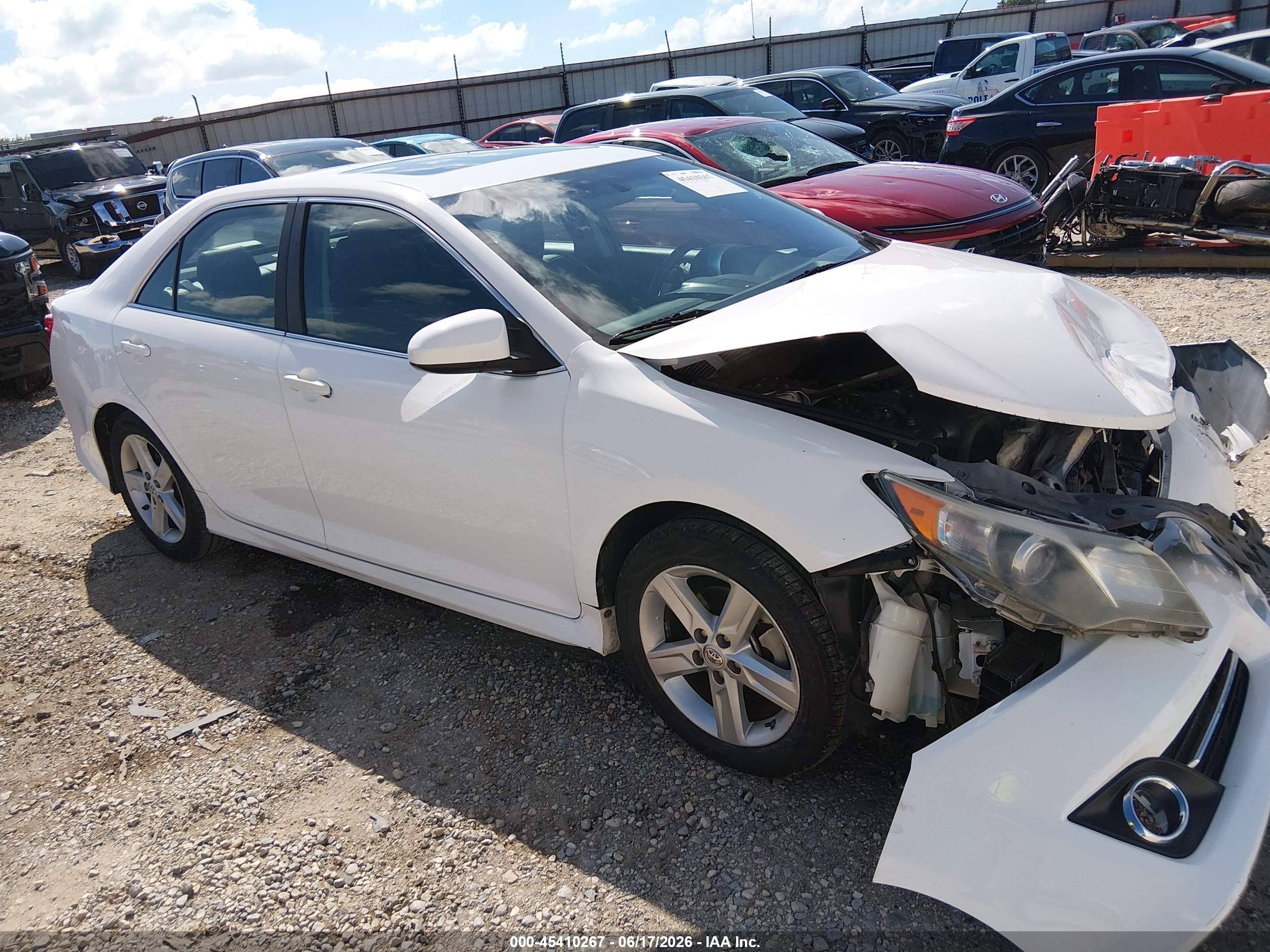 2014 Toyota Camry Se White vin: 4T1BF1FKXEU423699