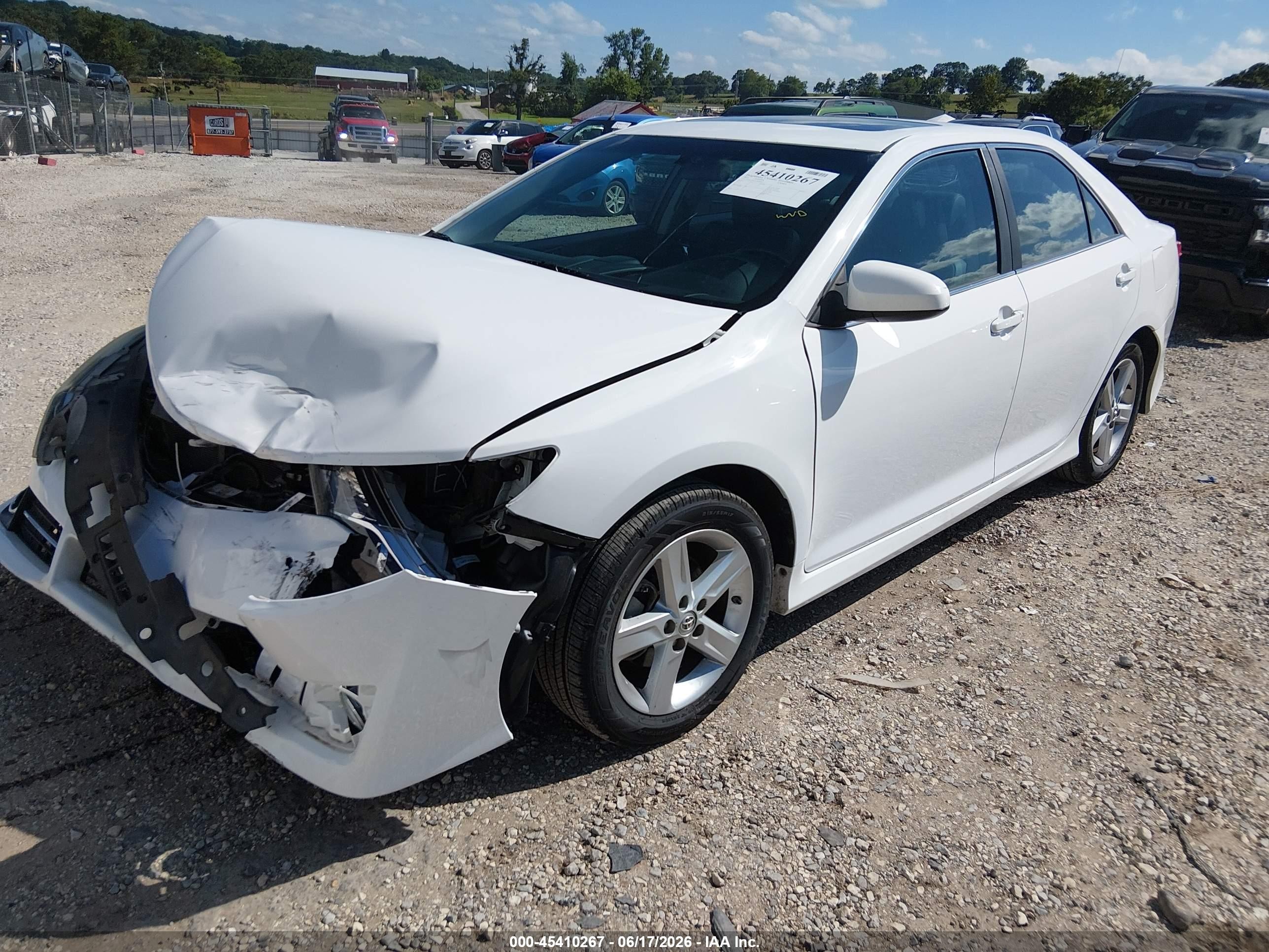 2014 Toyota Camry Se White vin: 4T1BF1FKXEU423699