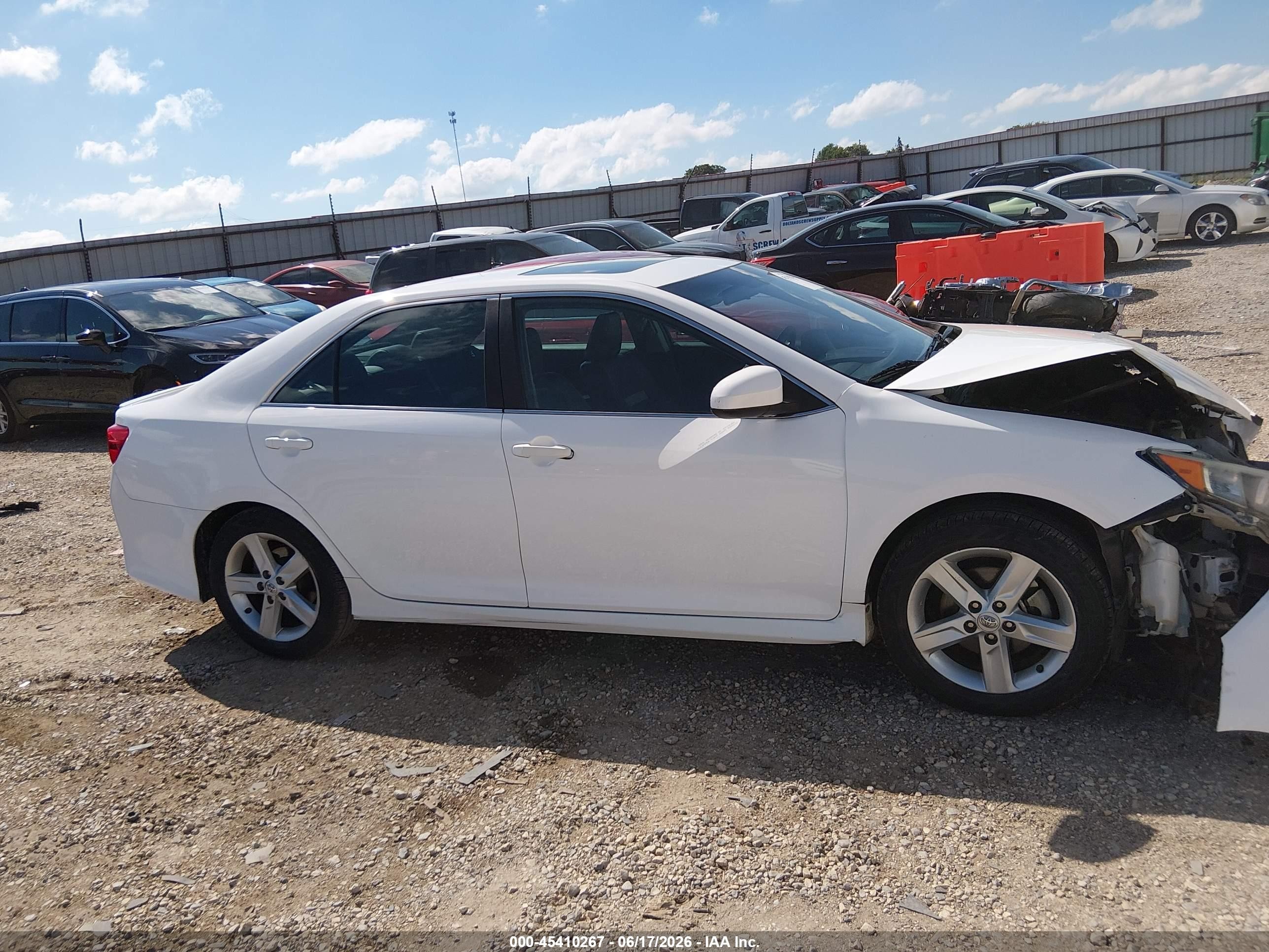 2014 Toyota Camry Se White vin: 4T1BF1FKXEU423699