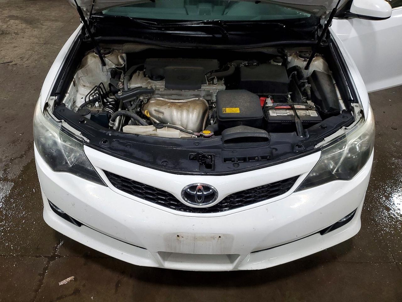 2014 Toyota Camry Se Белый vin: 4T1BF1FKXEU441457