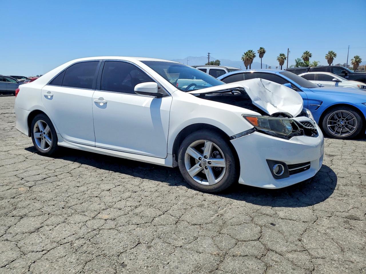 2014 Toyota Camry Se White vin: 4T1BF1FKXEU463149