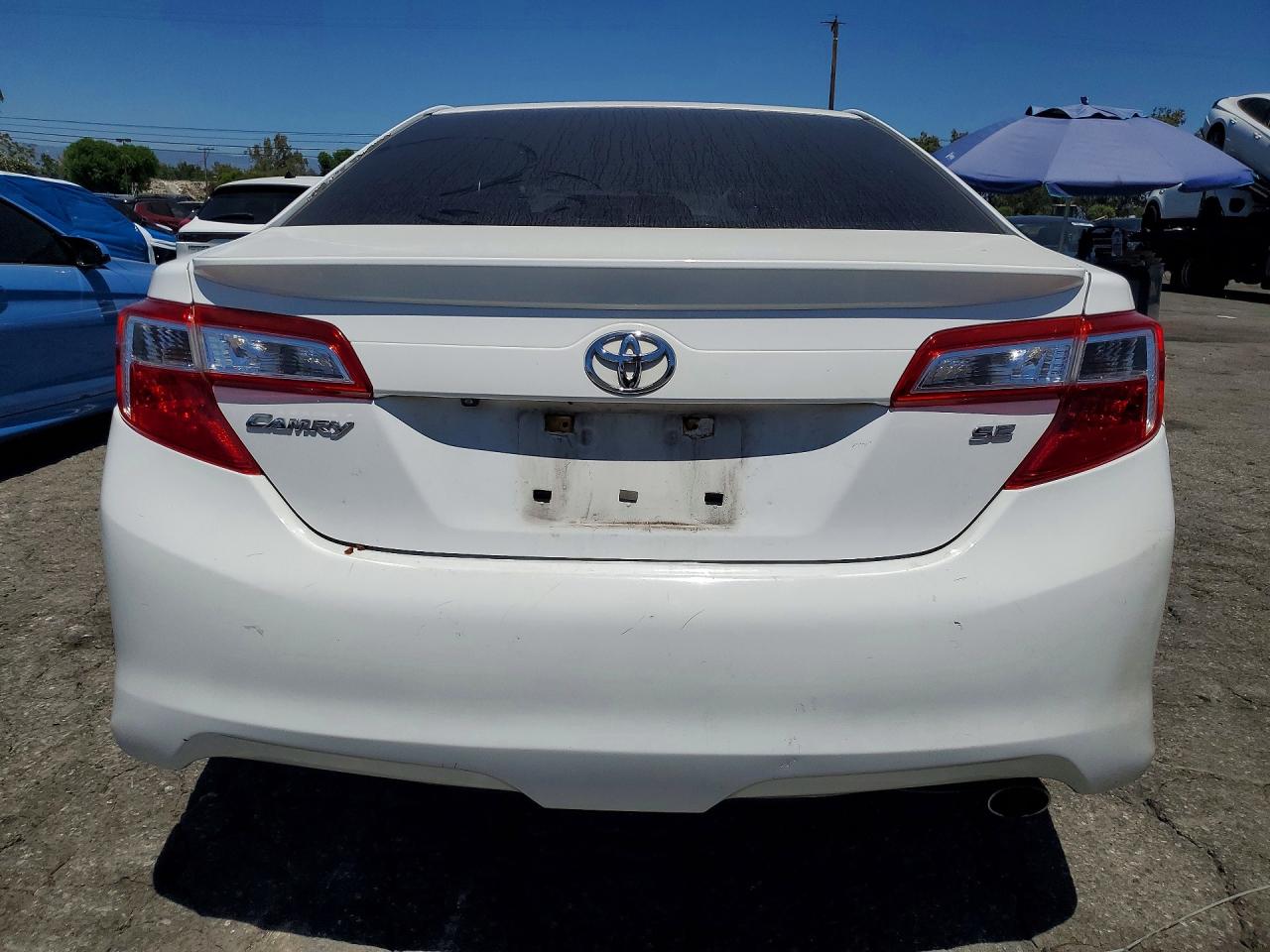 2014 Toyota Camry Se White vin: 4T1BF1FKXEU463149