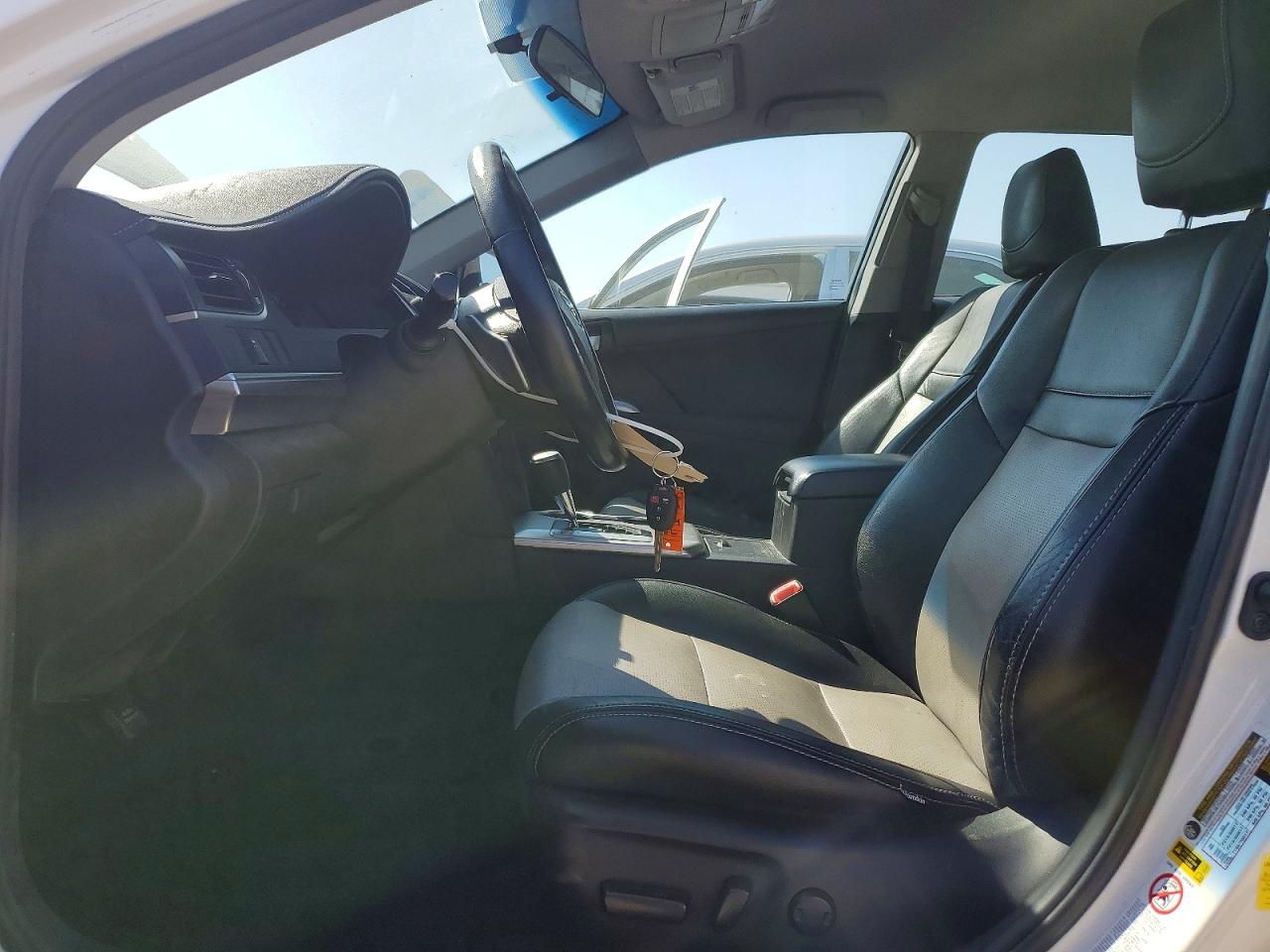 2014 Toyota Camry Se White vin: 4T1BF1FKXEU731035