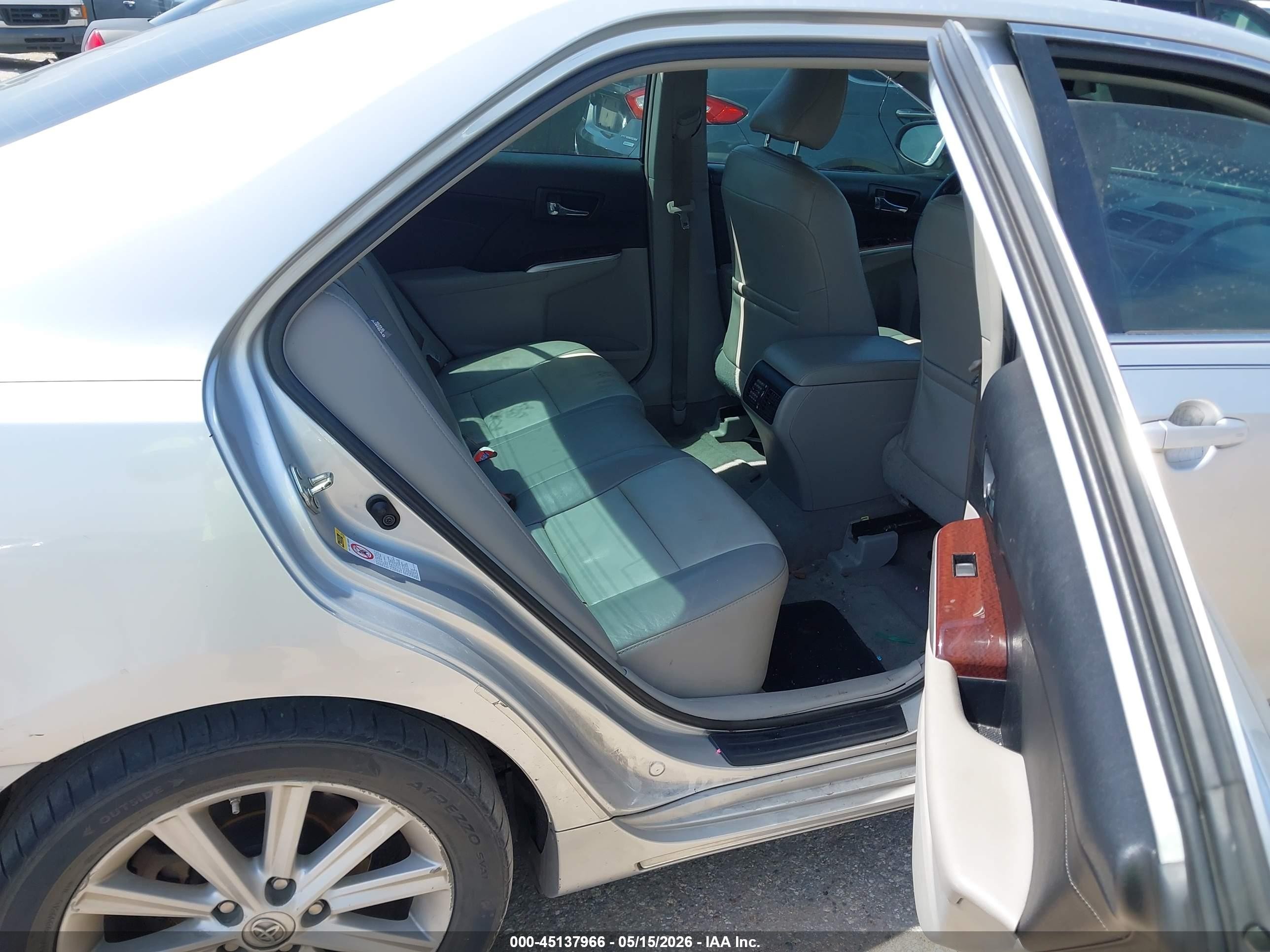 2014 Toyota Camry Xle Silver vin: 4T1BF1FKXEU742827