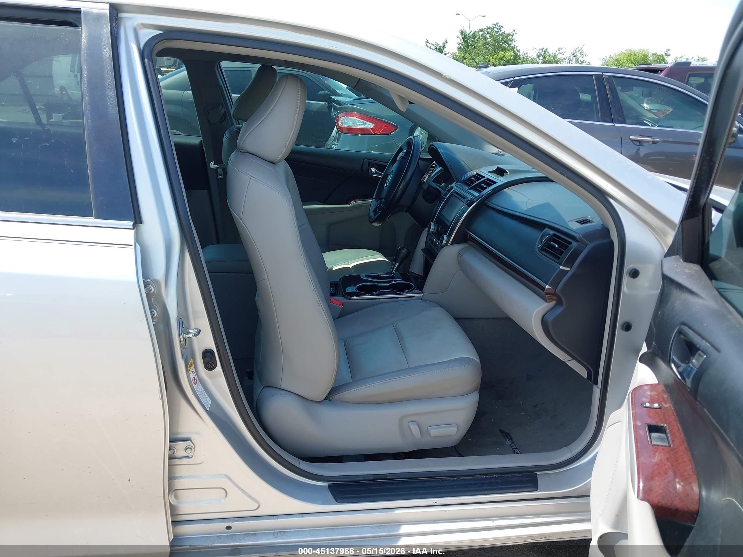 2014 Toyota Camry Xle Silver vin: 4T1BF1FKXEU742827