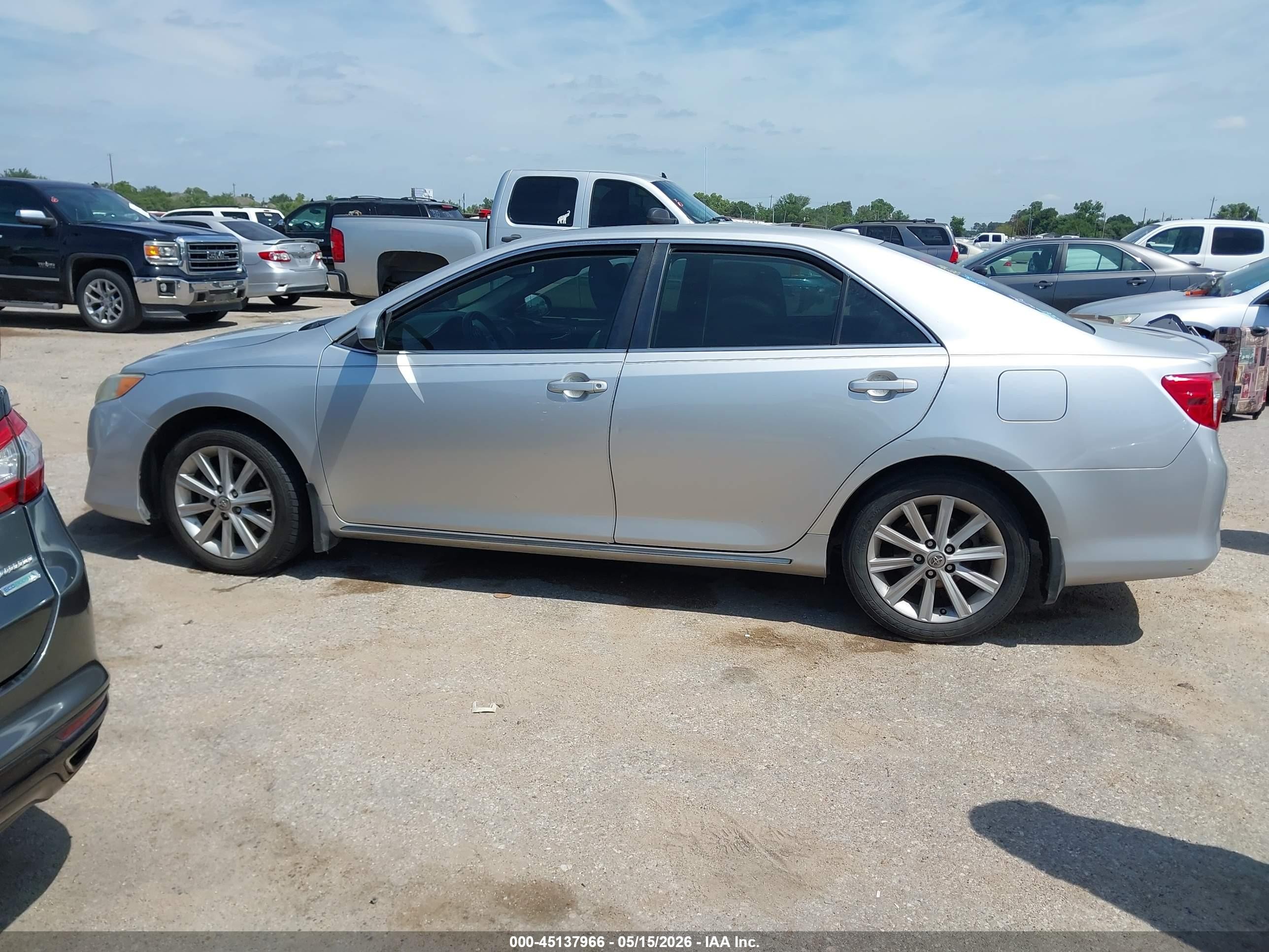 2014 Toyota Camry Xle Silver vin: 4T1BF1FKXEU742827