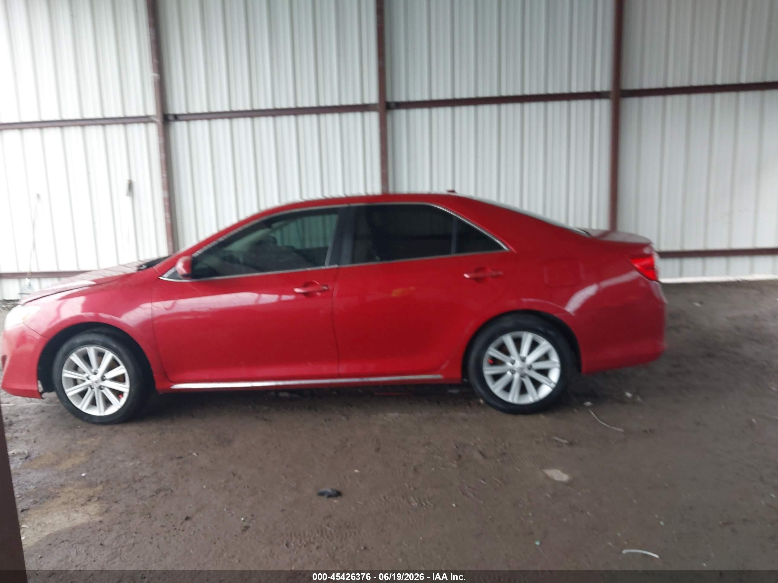 2014 Toyota Camry Xle Red vin: 4T1BF1FKXEU744660