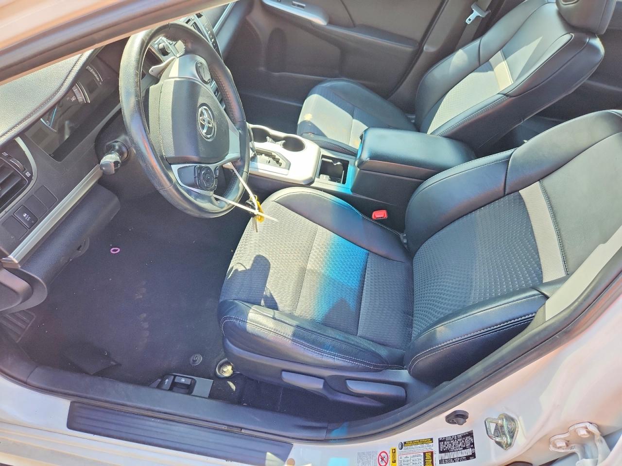 2014 Toyota Camry Se White vin: 4T1BF1FKXEU758008