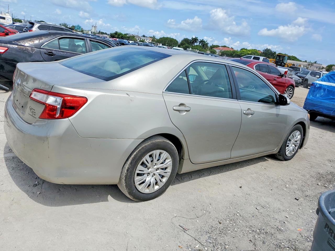 2014 Toyota Camry L Gold vin: 4T1BF1FKXEU771499