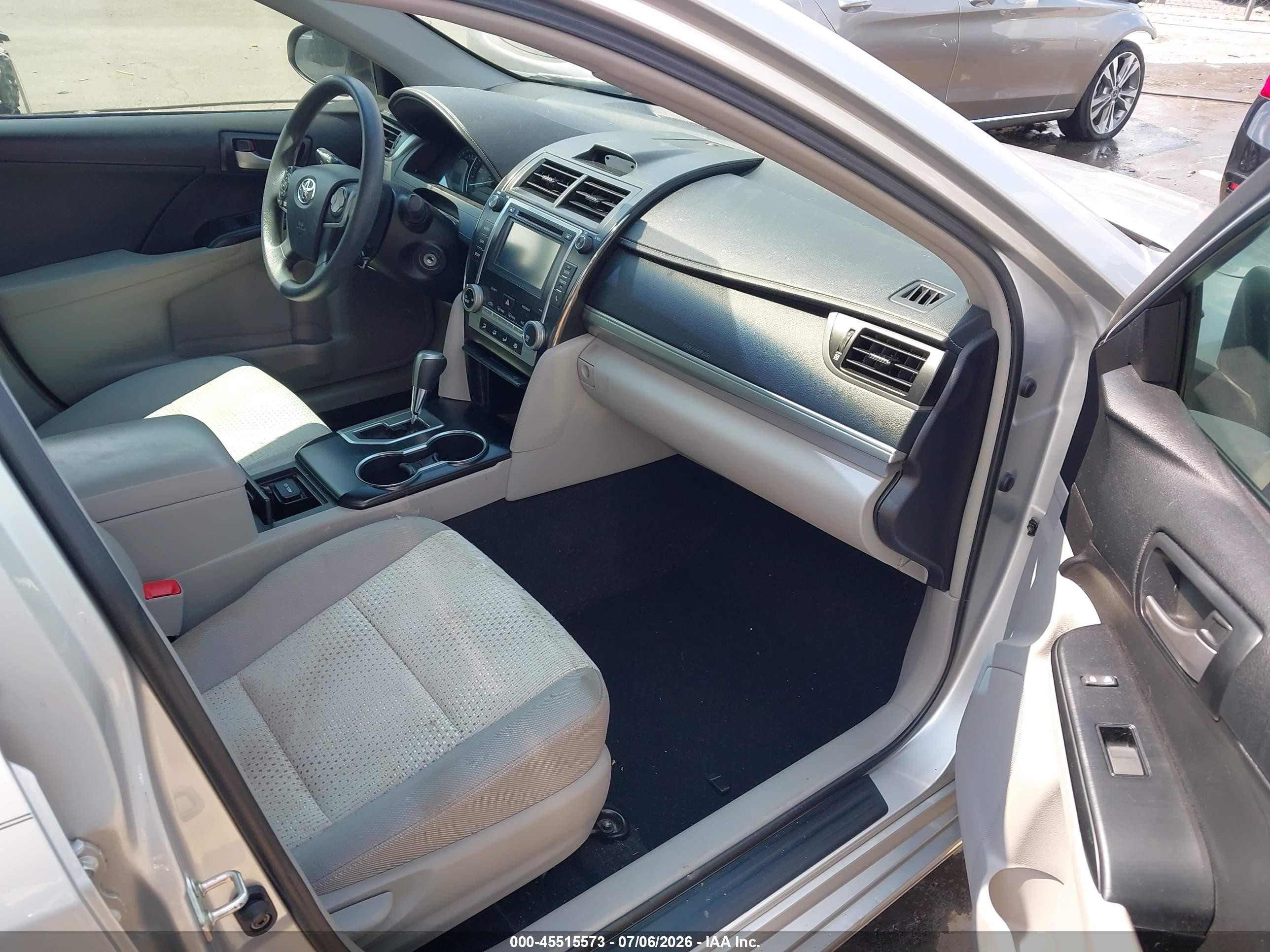 2014 Toyota Camry Le Gray vin: 4T1BF1FKXEU779229
