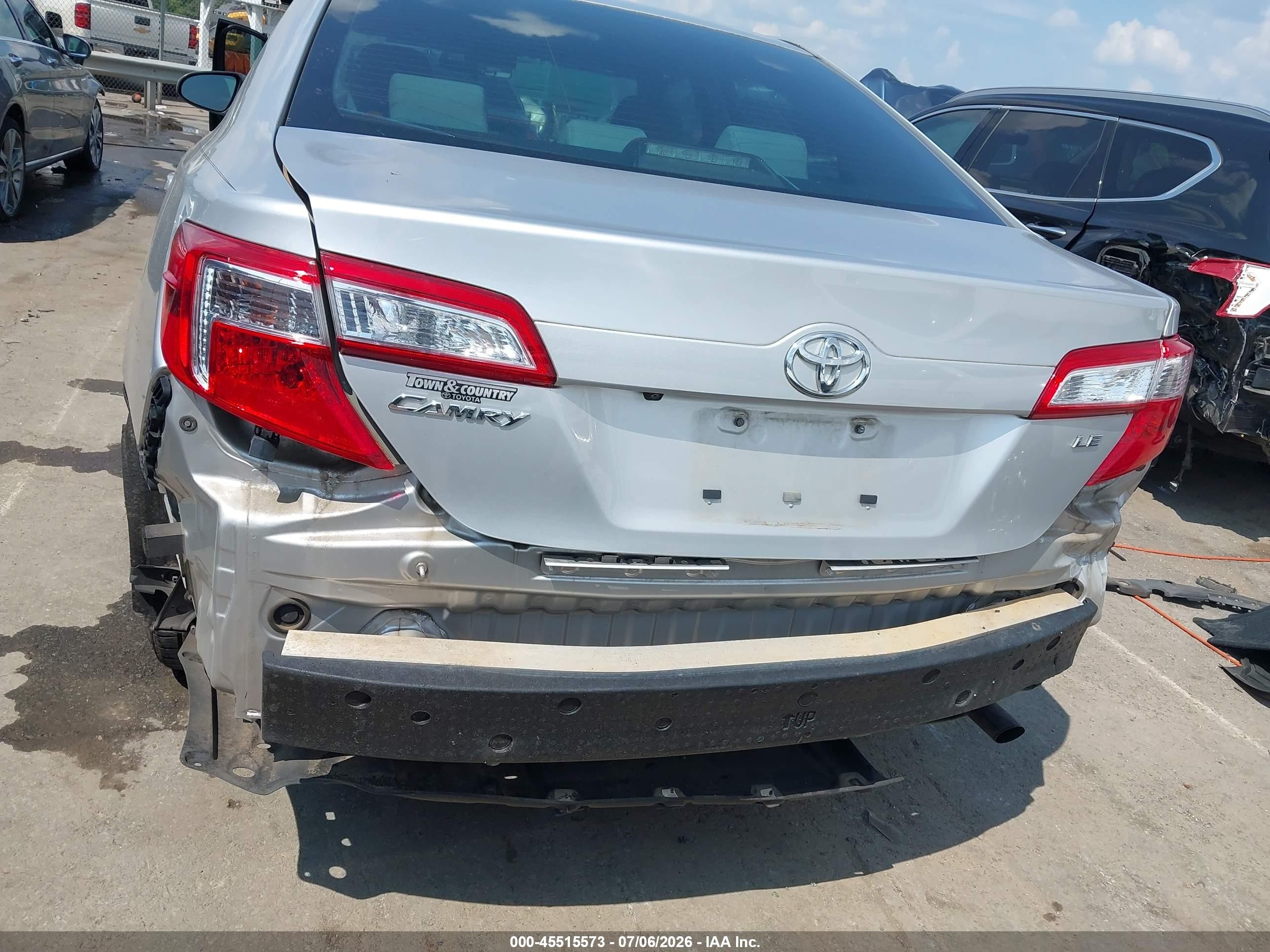 2014 Toyota Camry Le Gray vin: 4T1BF1FKXEU779229